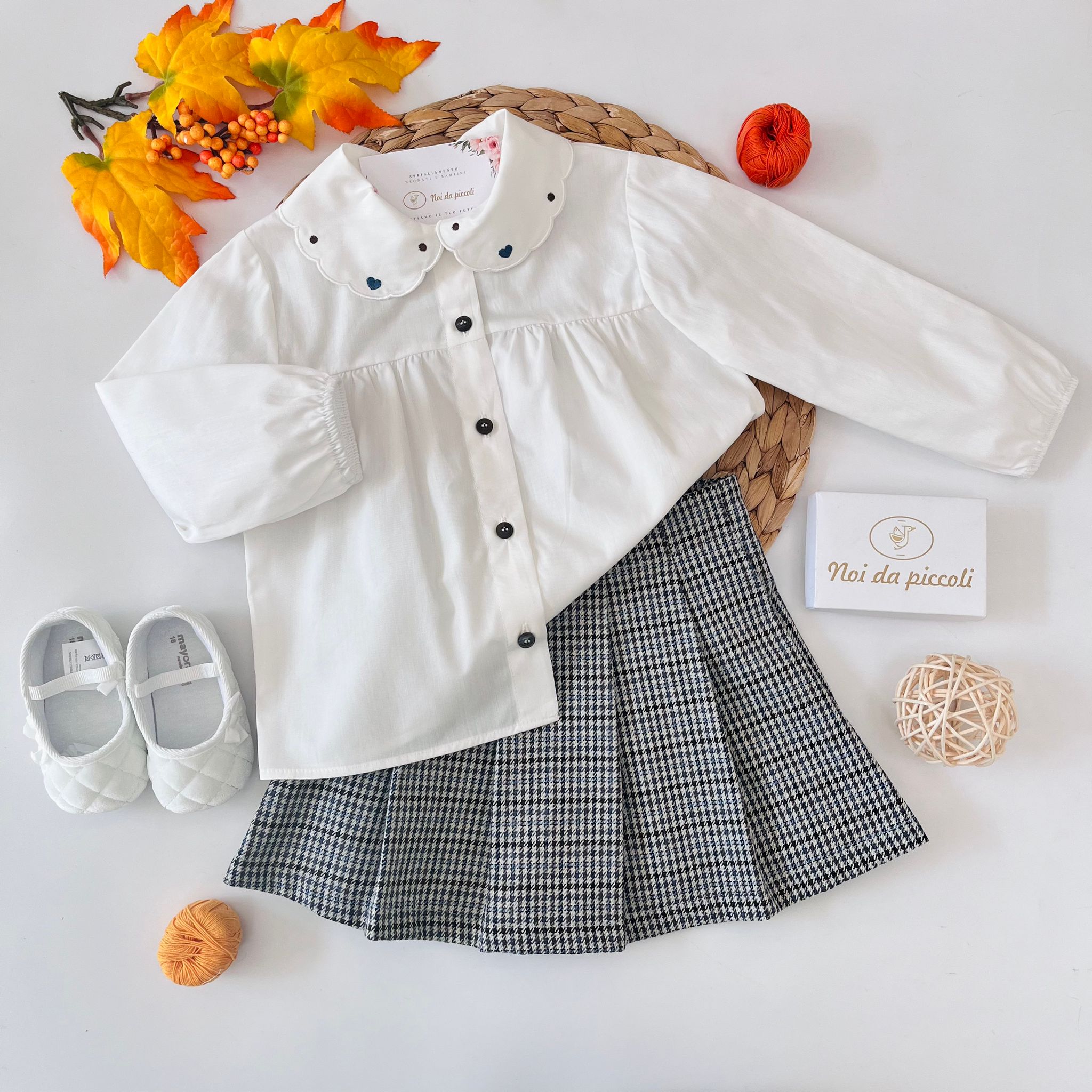 BLUSA CON PANTAGONNA A QUADRI COTONE CALDO BIANCO E BLU - Noi da piccoli