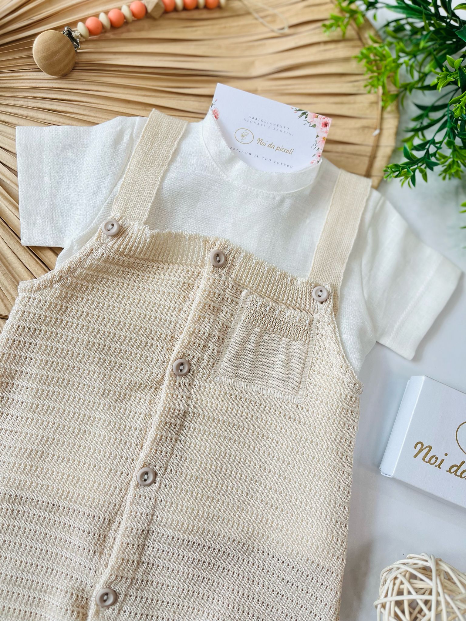 BLUSA IN LINO E SALOPETTE 100% FILO DI COTONE BEIGE - Noi da piccoli