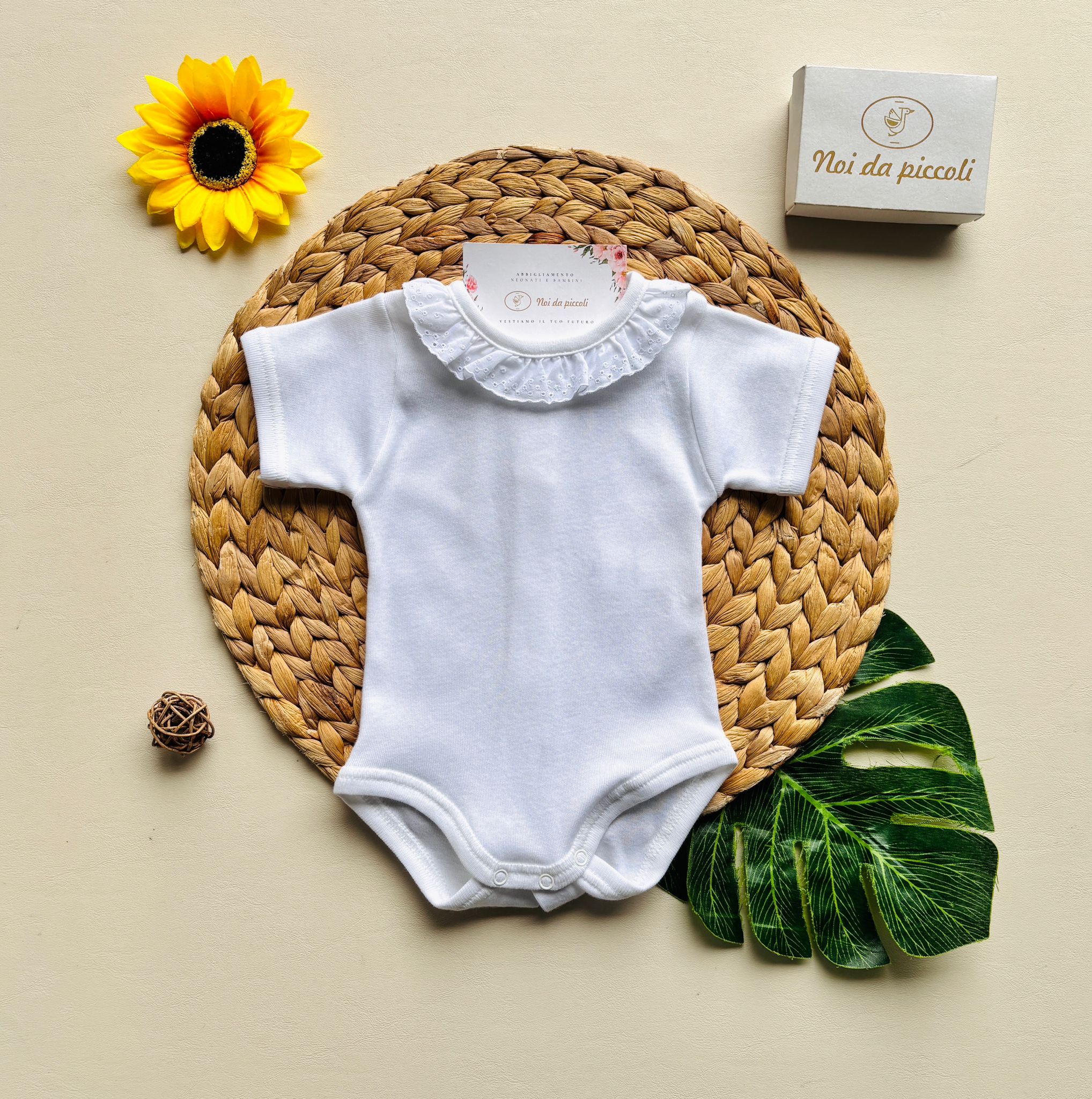 BODY IN COTONE A MANICA CORTA CON COLLETTO A VOLANT BIANCO - Noi da piccoli