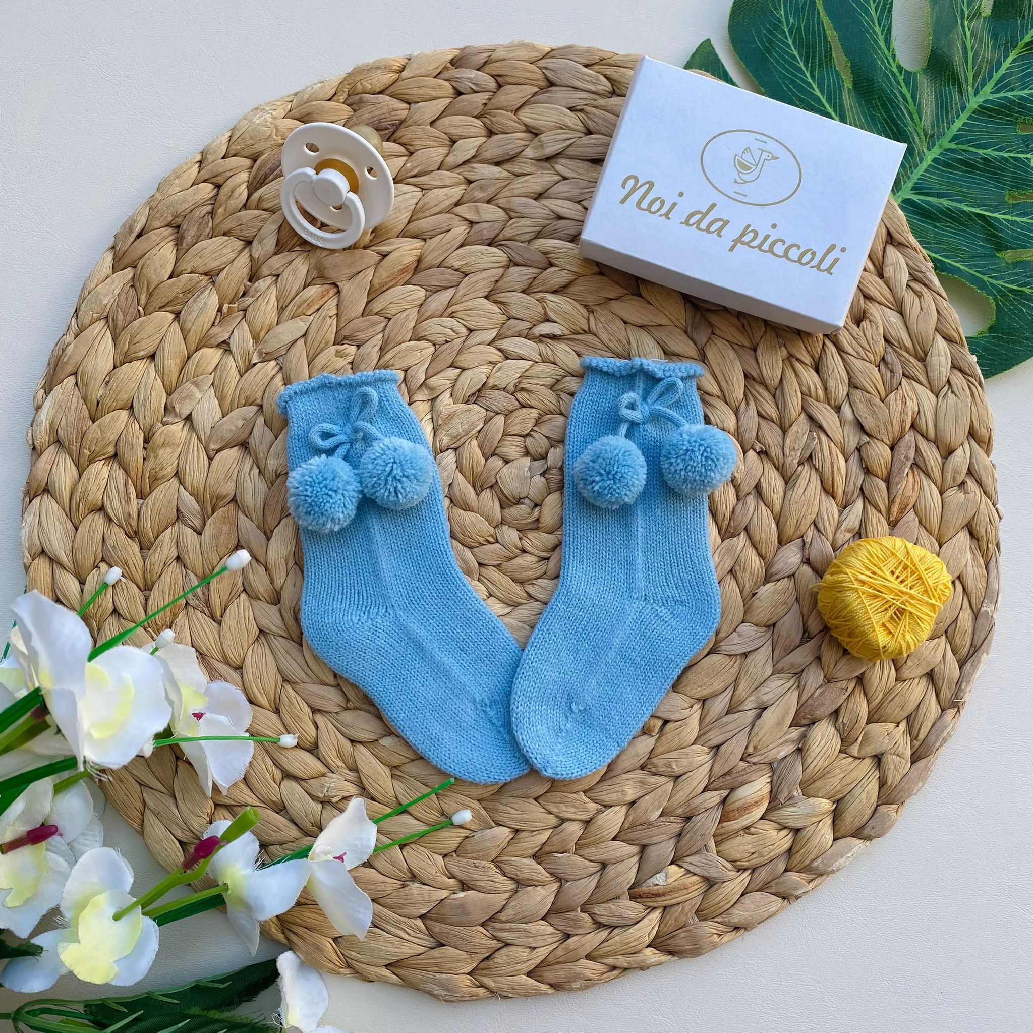 CALZINI CON POM - POM FILATO CALDO CIELO - Noi da piccoli