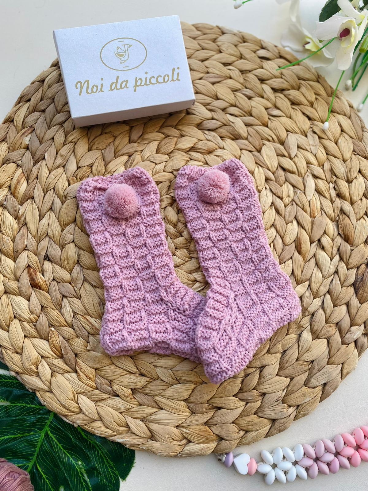 CALZINI RICAMATI CON POM - POM CINIGLIA ROSA MAQUILLAJE - Noi da piccoli
