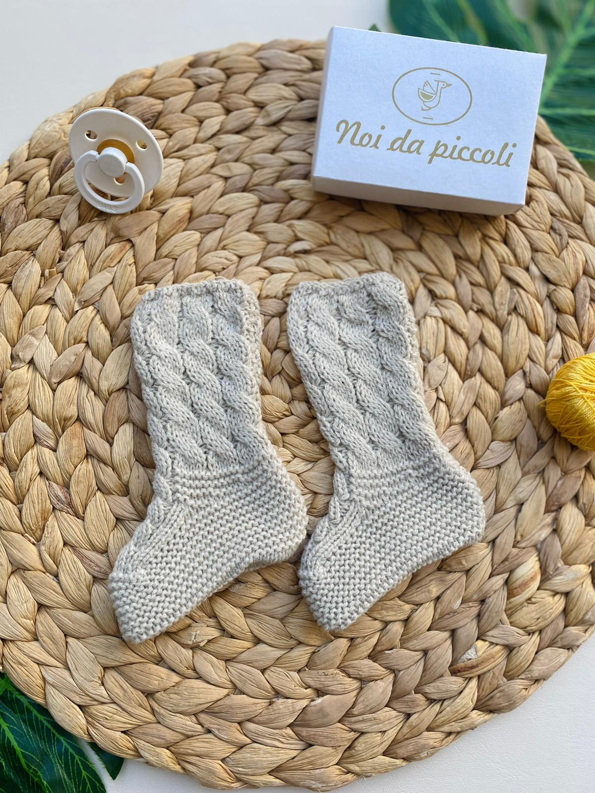 CALZINI RICAMATI FILATO CALDO BEIGE - Noi da piccoli