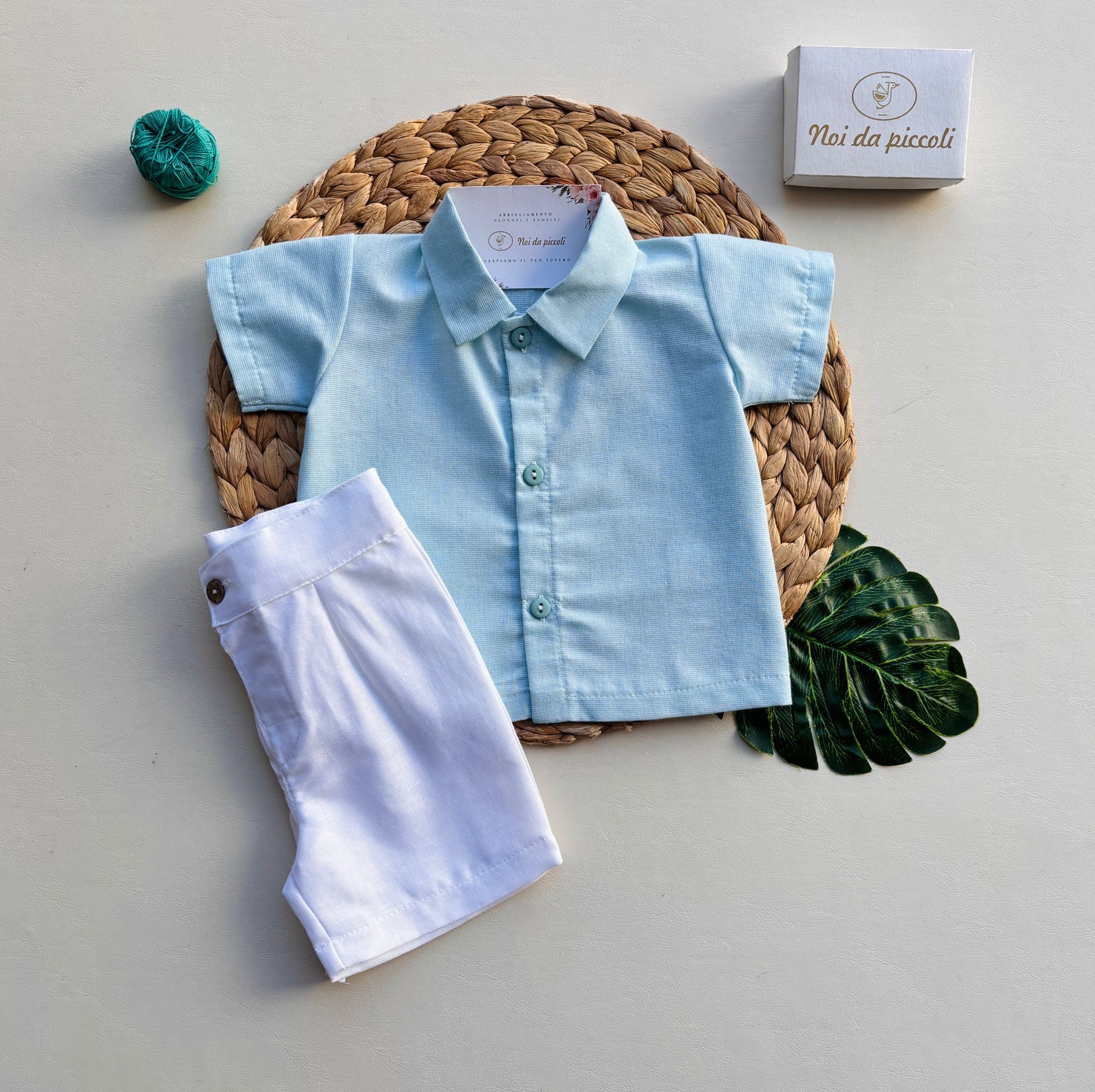 CAMICIA IN COTONE CON PANTALONCINO IN LINO E COTONE VERDE ACQUA - Noi da piccoli