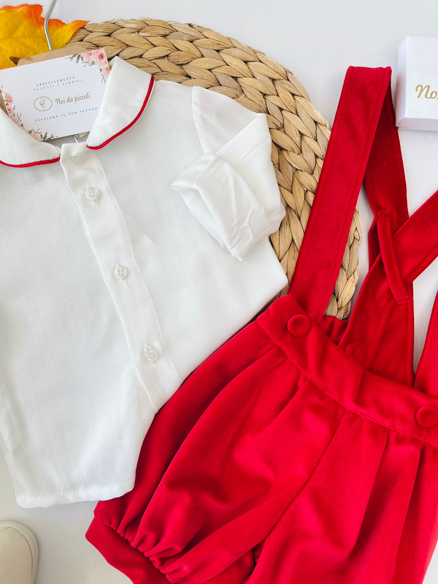 CAMICINA BIANCA CON SALOPETTE FRANCESE IN VELLUTO ROSSO - Noi da piccoli
