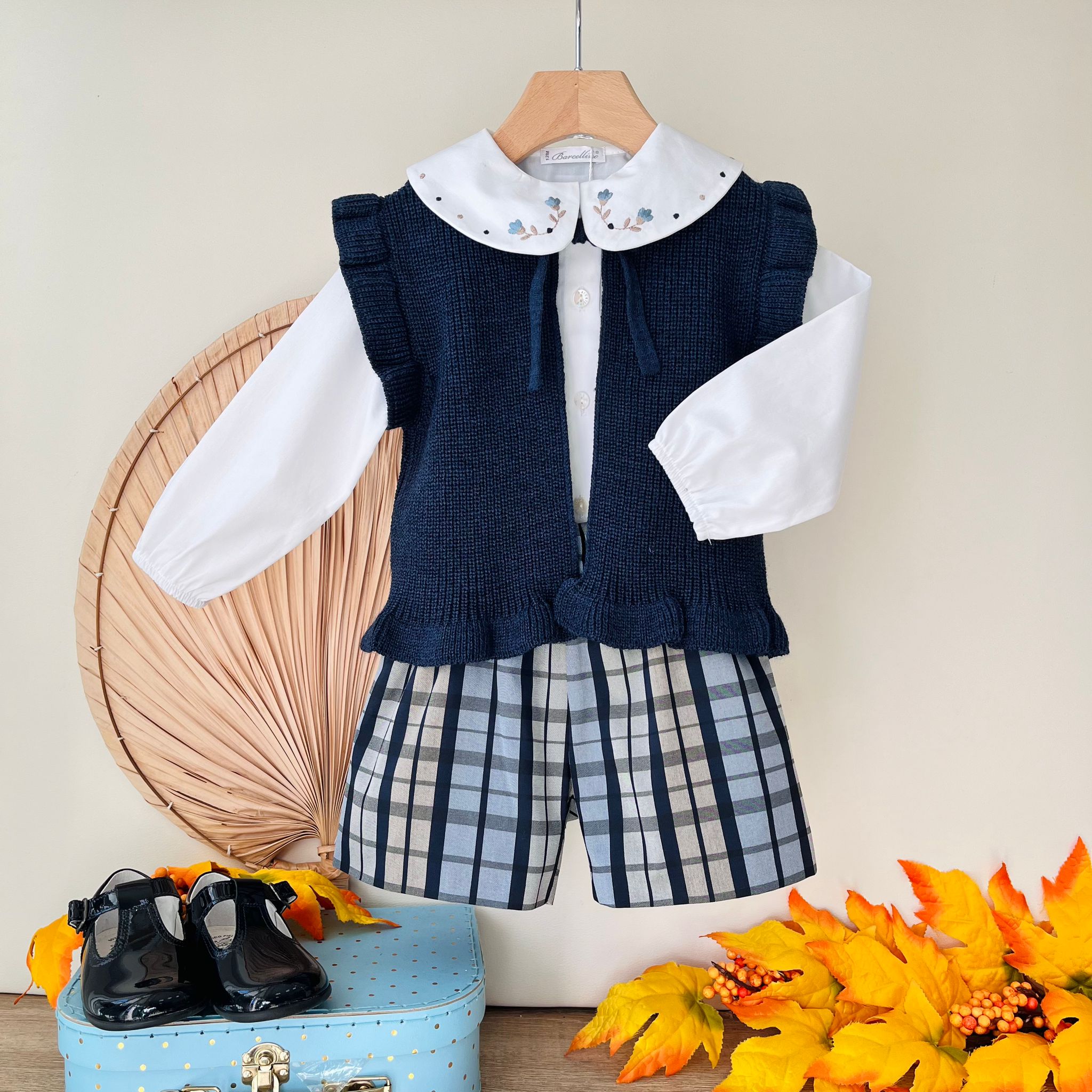 CAMICINA CON SALOPETTE E GILET NAVY - Noi da piccoli