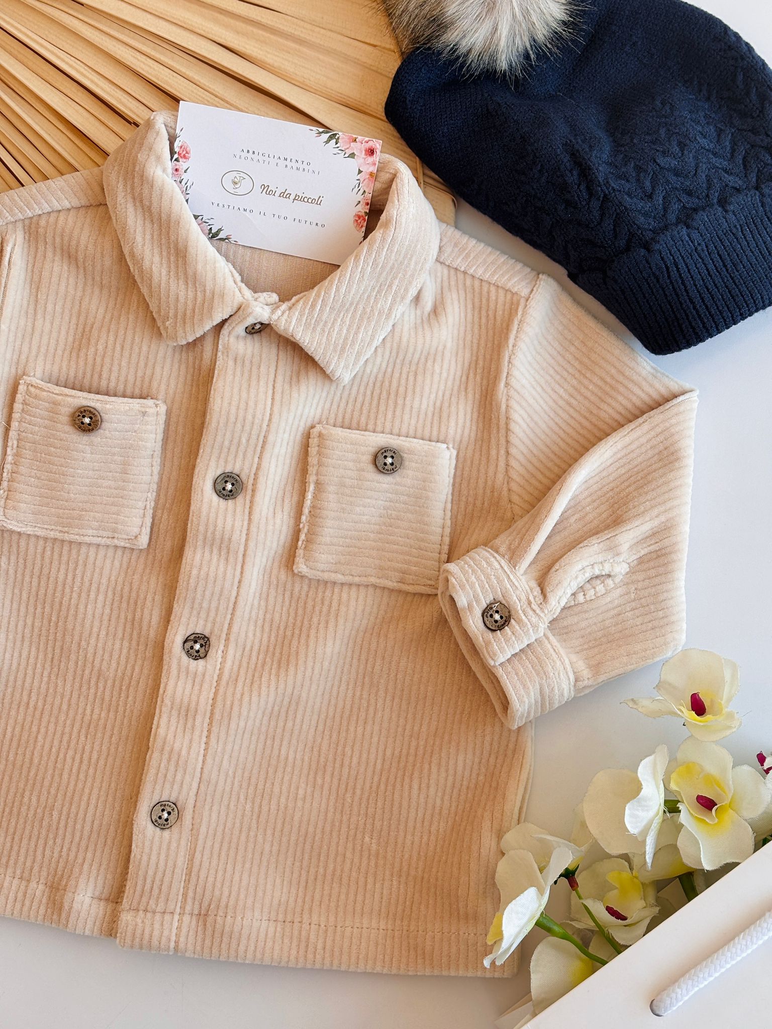 CAMICINA IN FILATO CALDO CON BOTTONCINI CAMMELLO - Noi da piccoli