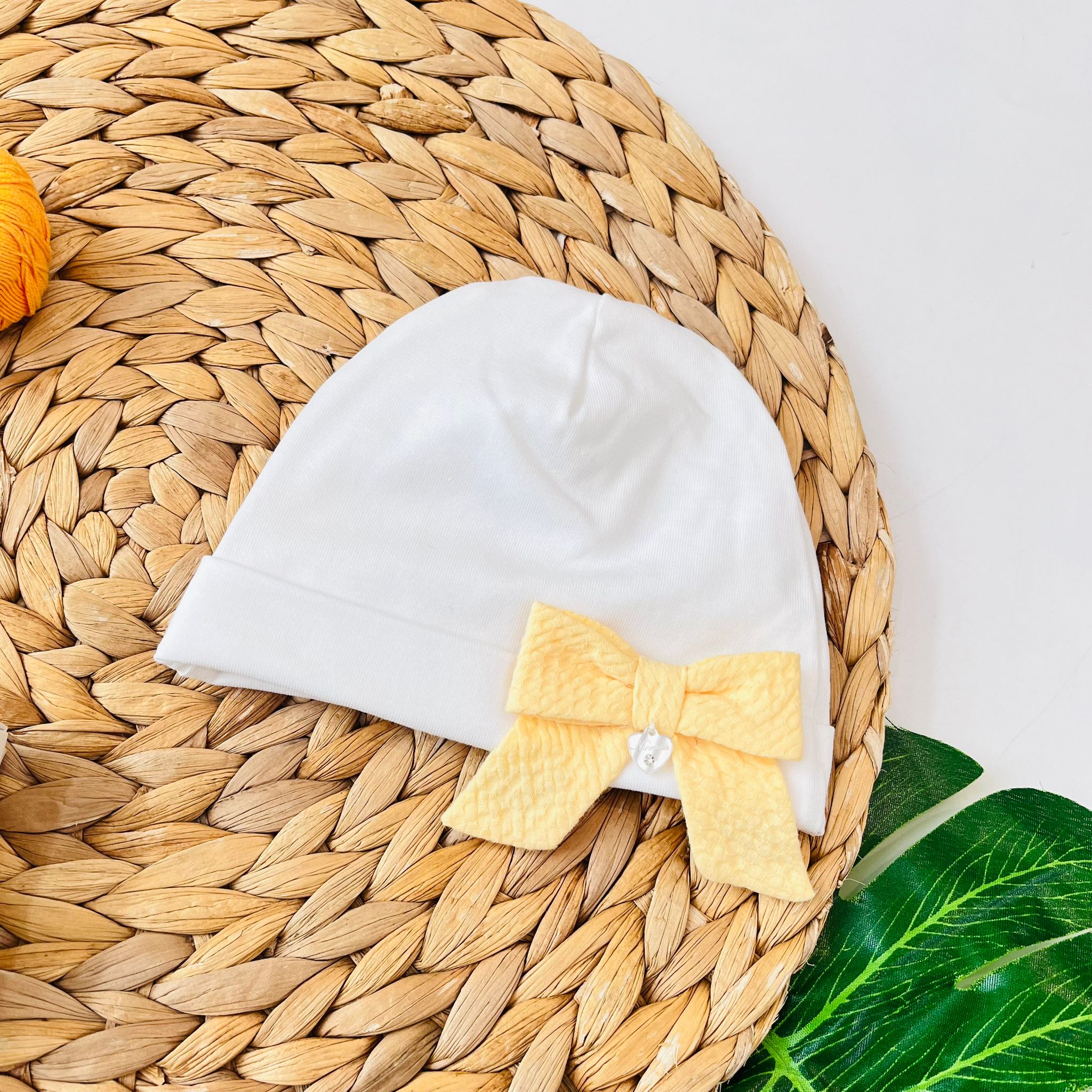 CAPPELLINO 100 % COTONE PANNA FIOCCO GIALLO - Noi da piccoli