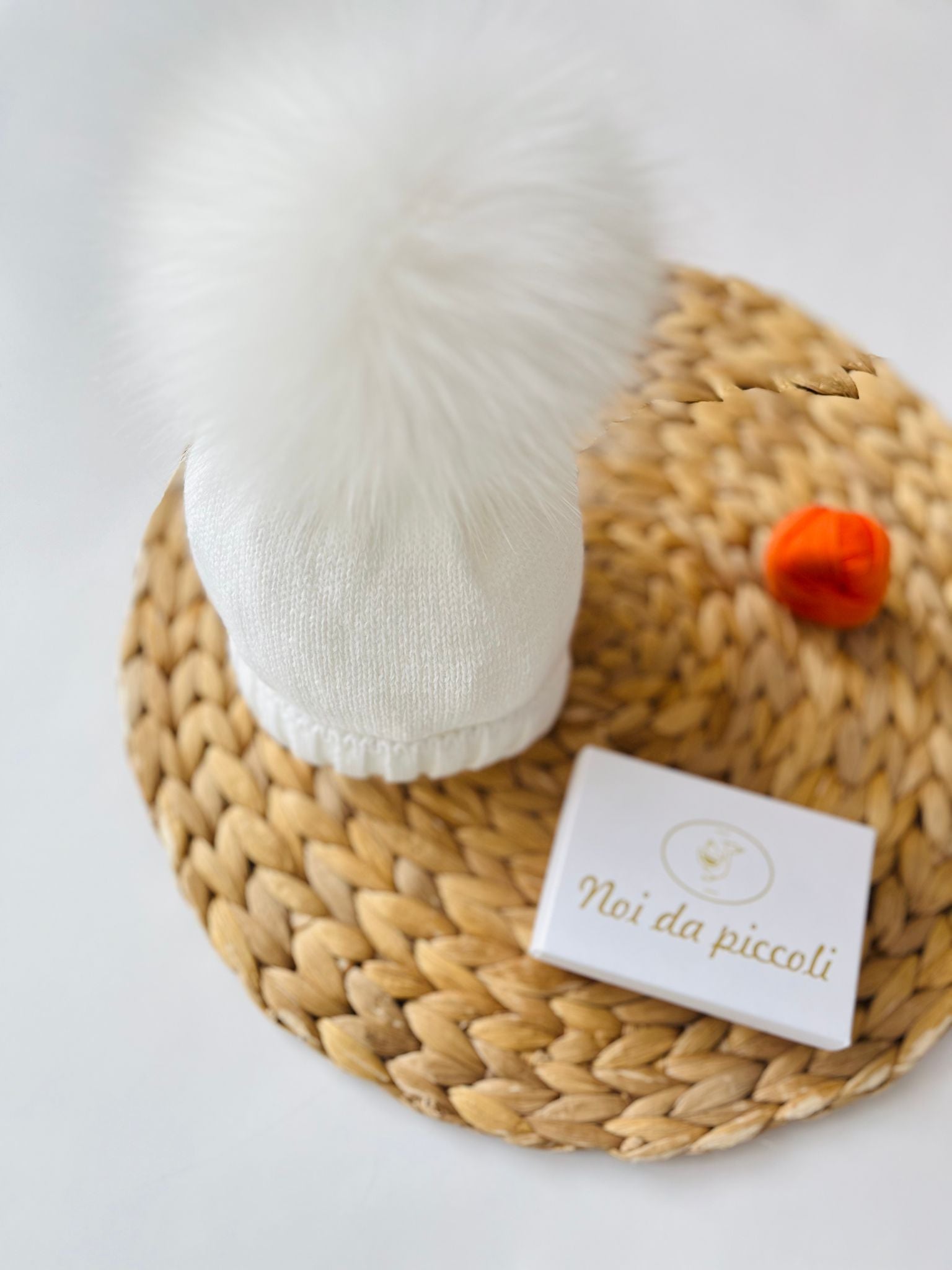 CAPPELLINO BASIC 1 PON POM VOLPE Lana BIANCO - Noi da piccoli