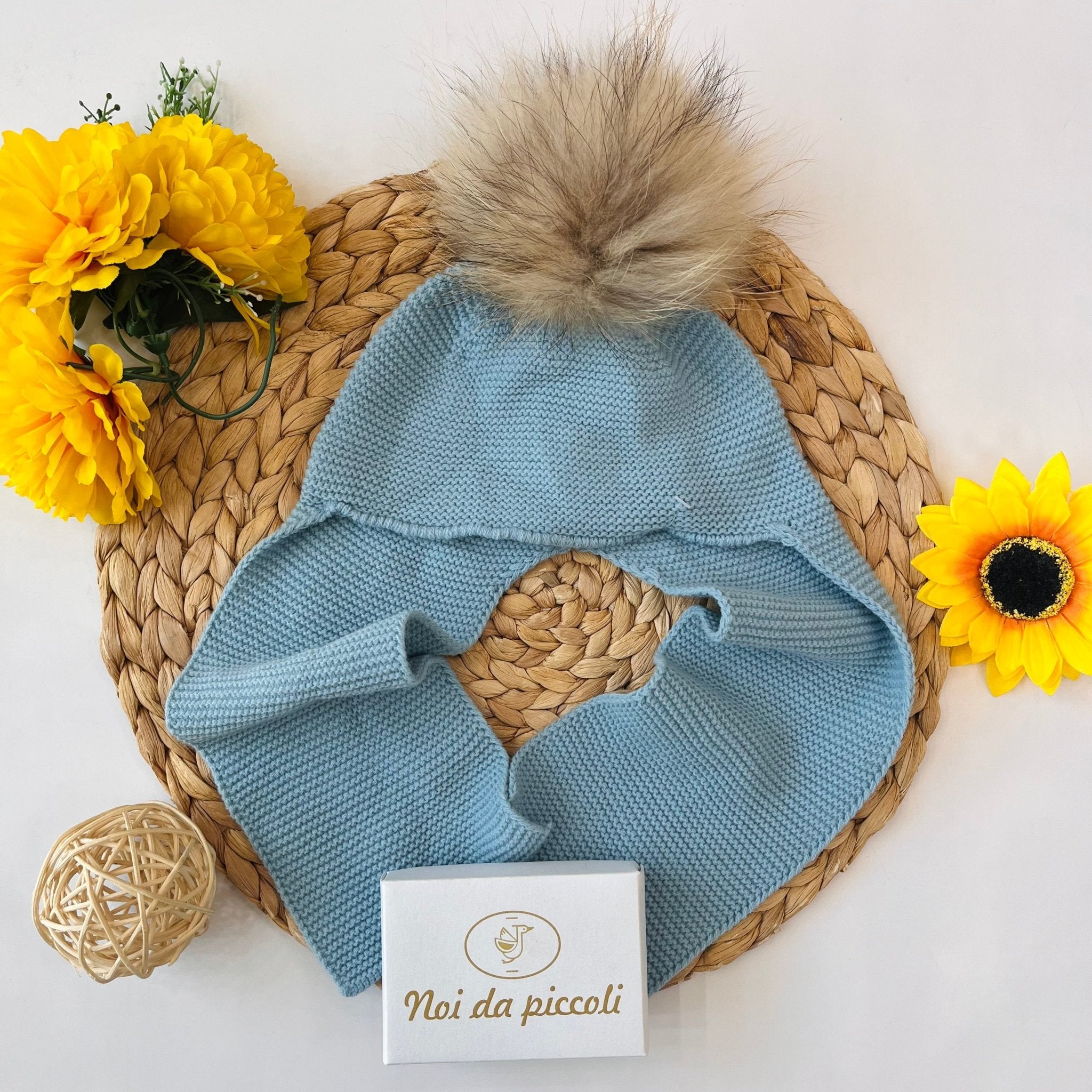 CAPPELLINO CON COPRI COLLO UNITO CELESTONE - Noi da piccoli