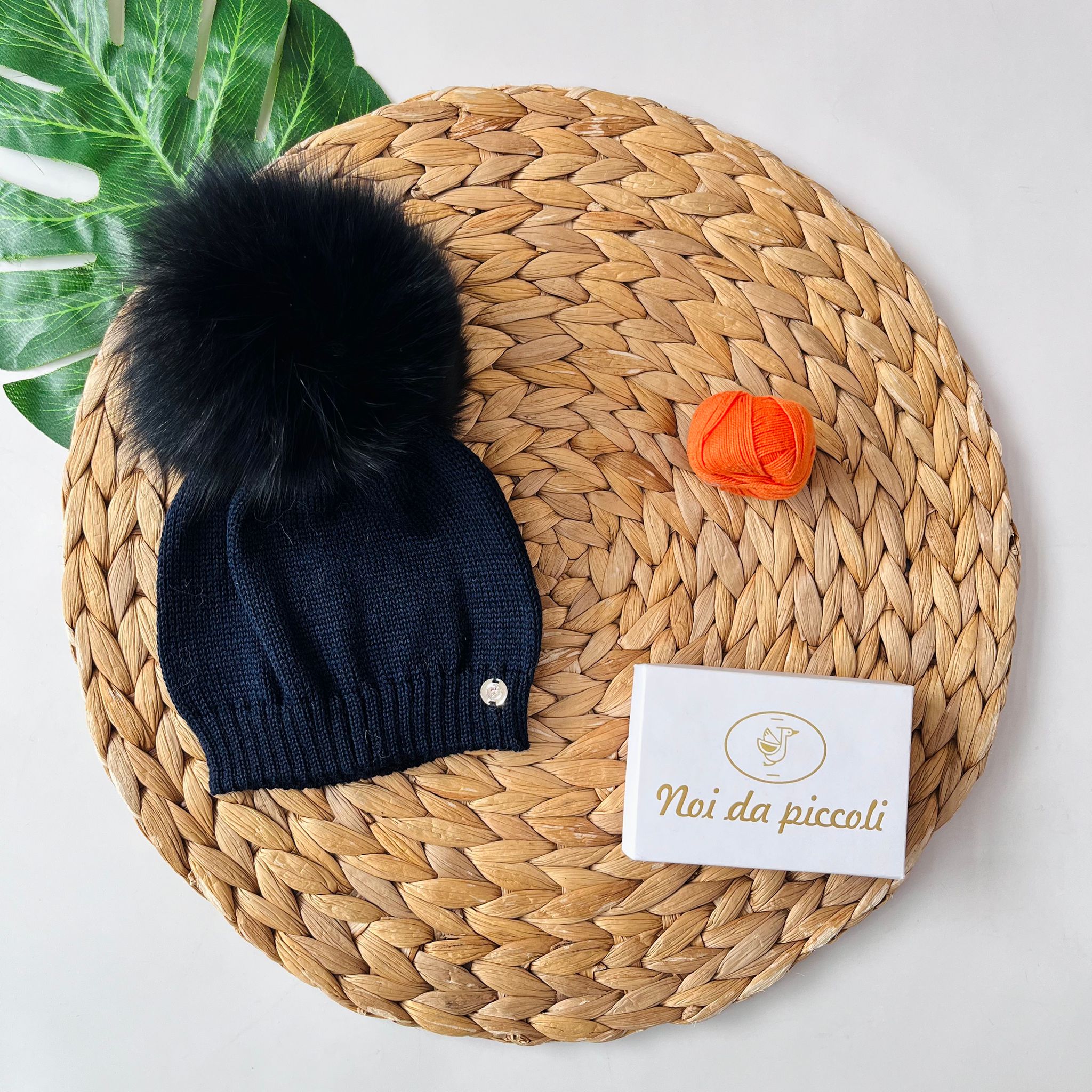 CAPPELLINO CUFFIETTA 1 PON POM VOLPE Lana BLU - Noi da piccoli