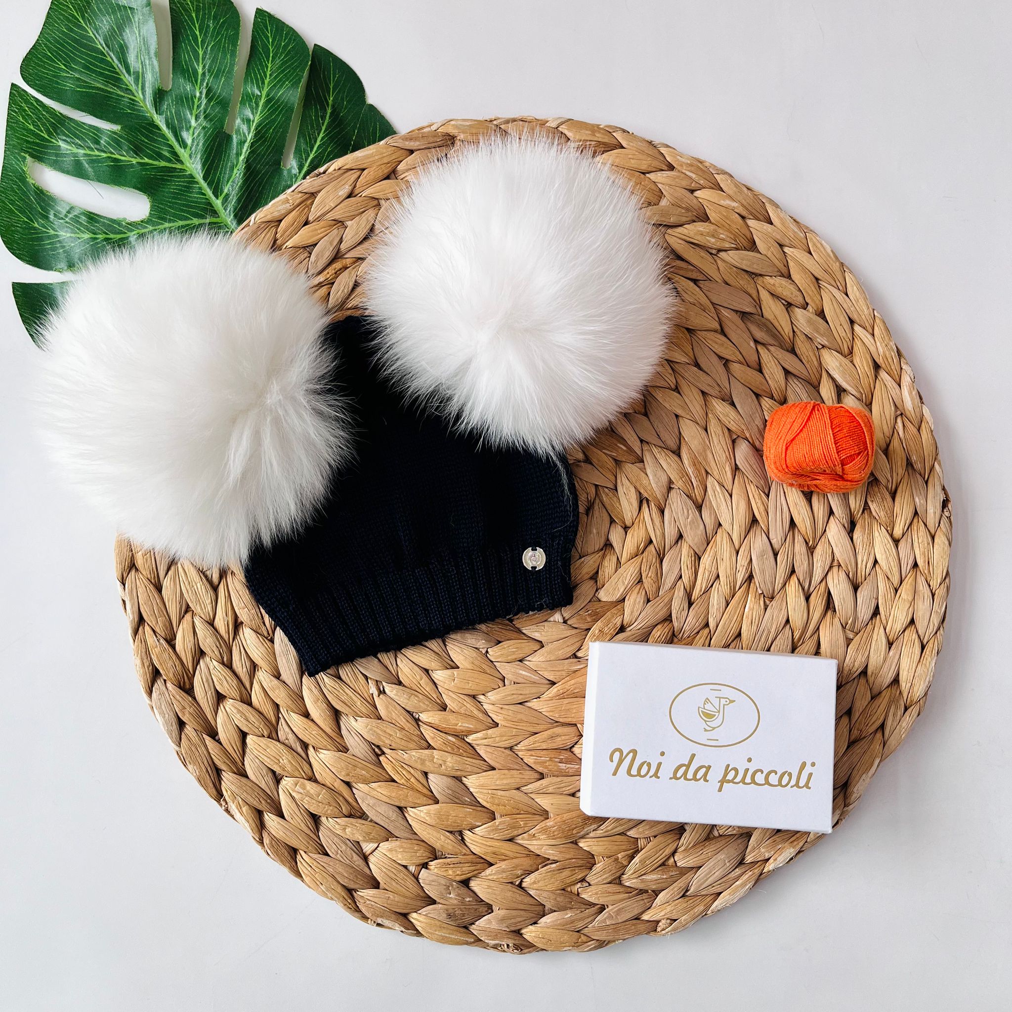 CAPPELLINO CUFFIETTA 2 PON POM VOLPE Lana BLU - Noi da piccoli