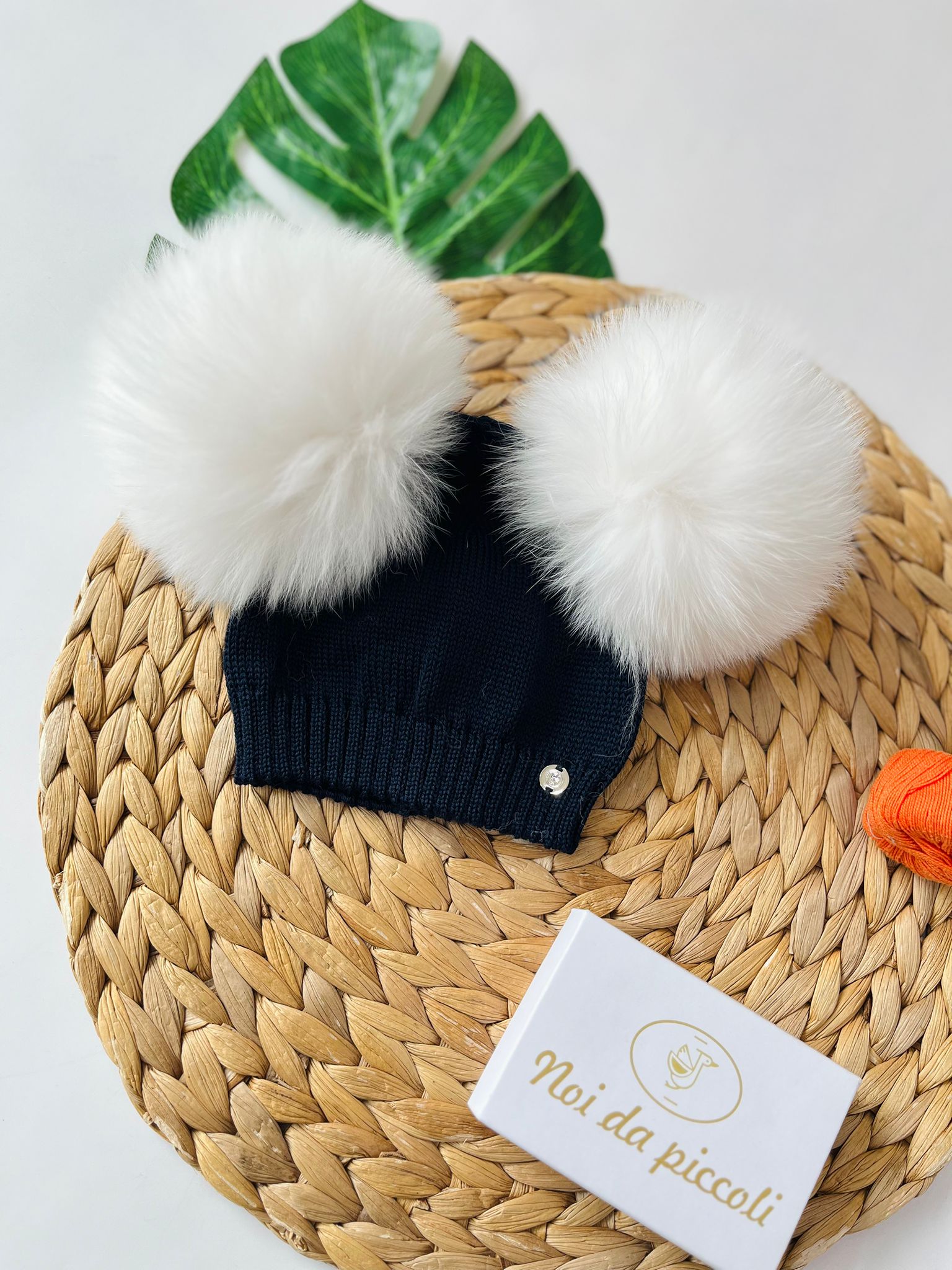 CAPPELLINO CUFFIETTA 2 PON POM VOLPE Lana BLU - Noi da piccoli