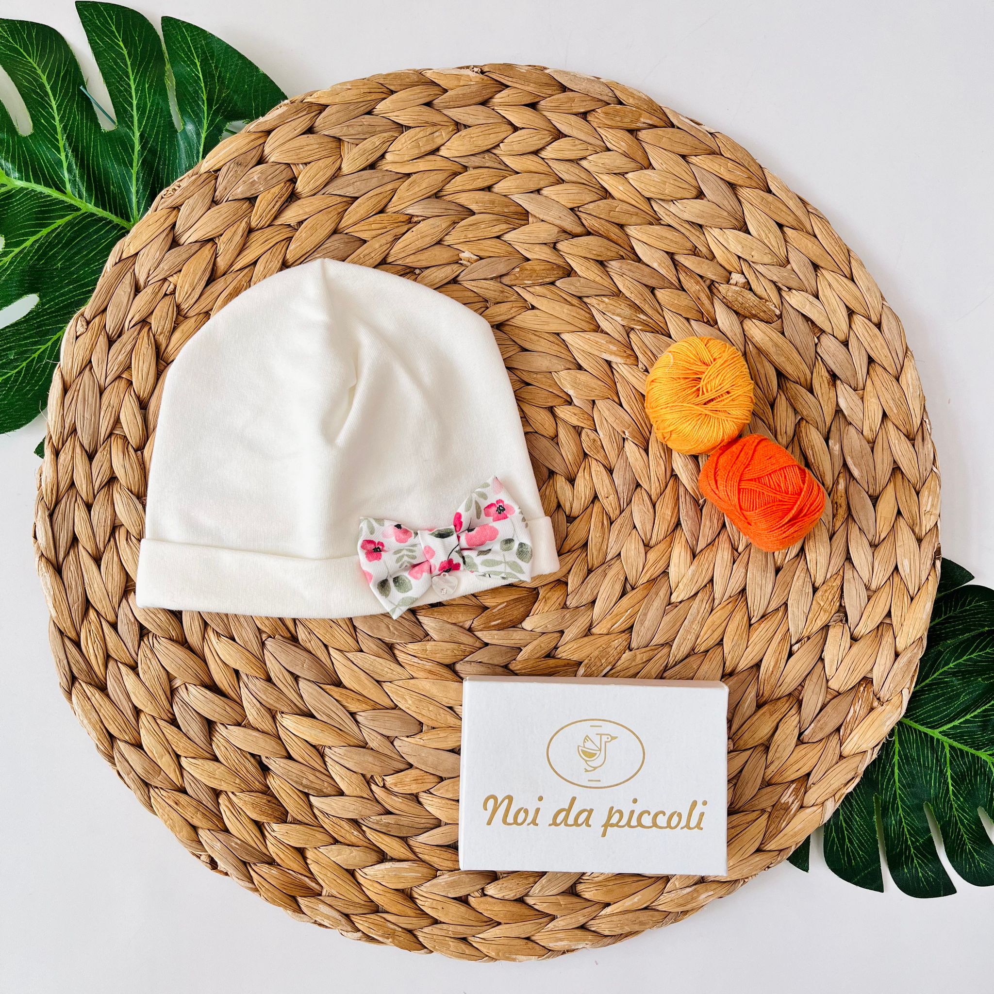 CAPPELLINO FIOCCHETTO COTONE CALDO PANNA - Noi da piccoli