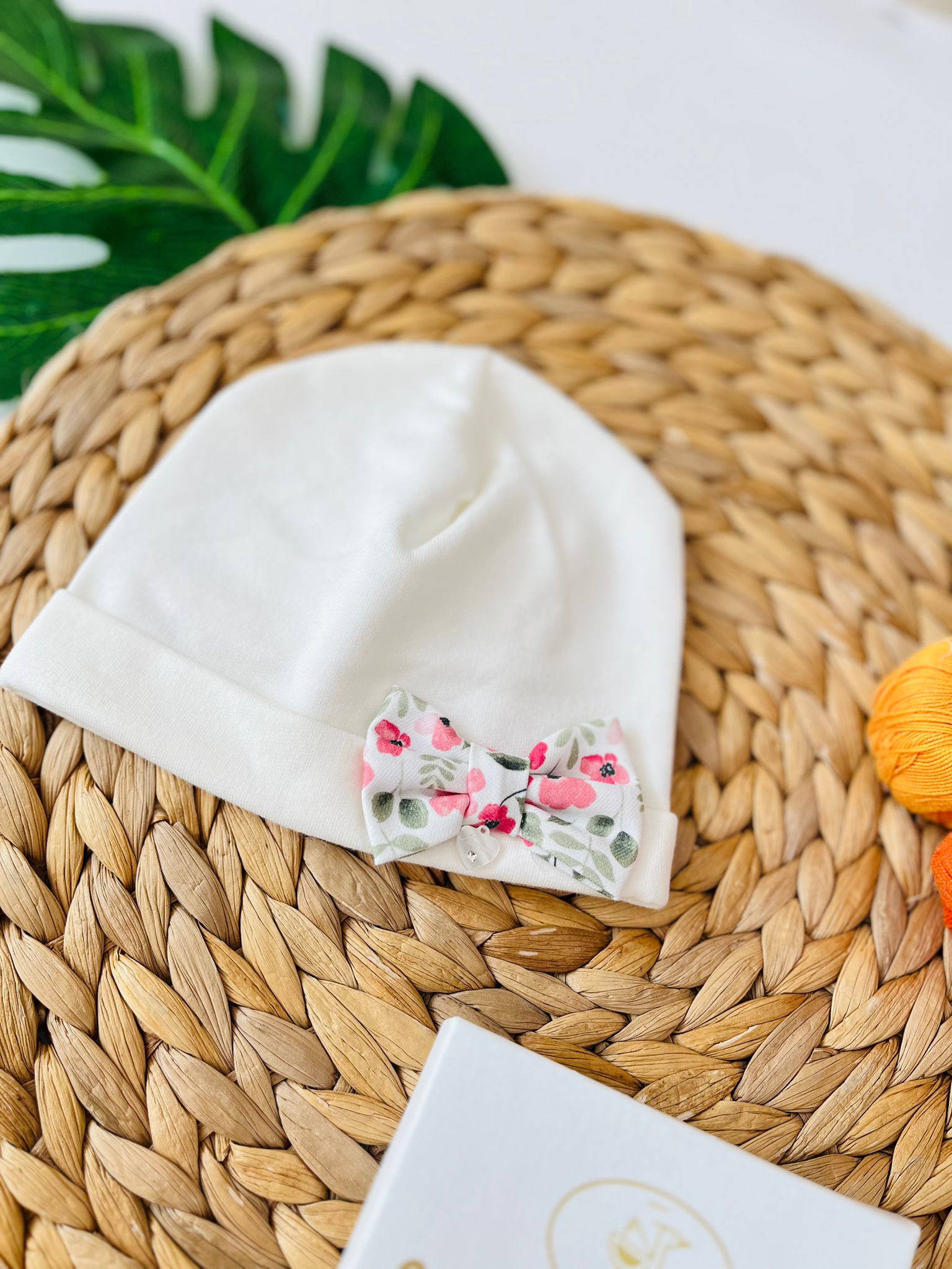 CAPPELLINO FIOCCHETTO COTONE CALDO PANNA - Noi da piccoli