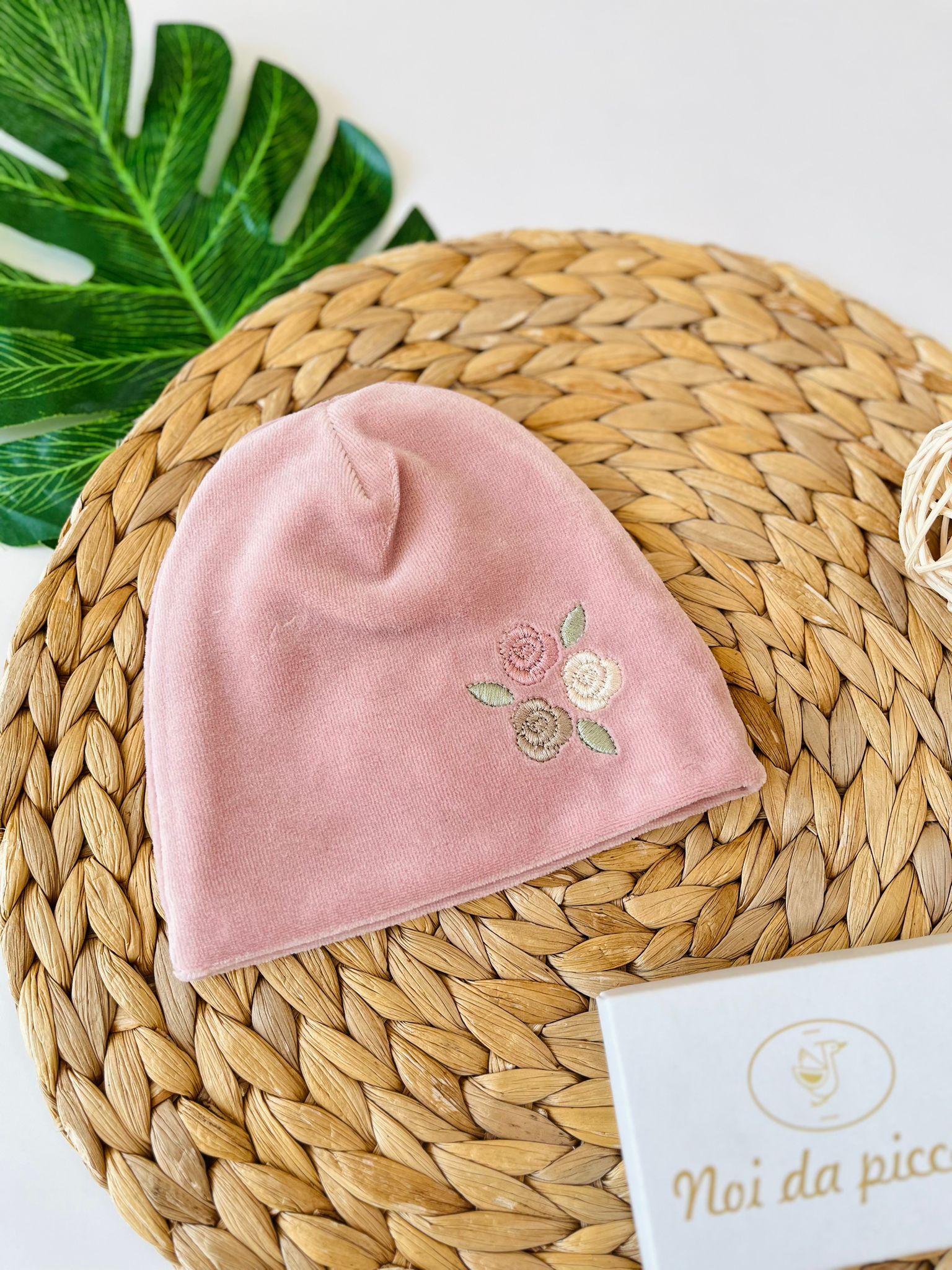 CAPPELLINO IN CINIGLIA CON FIORELLINI COLORATI ROSA - Noi da piccoli