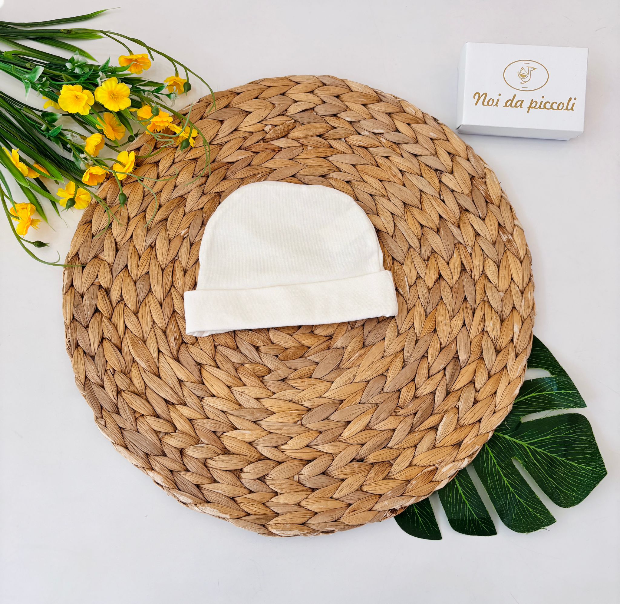 CAPPELLINO IN COTONE BIANCO - Noi da piccoli