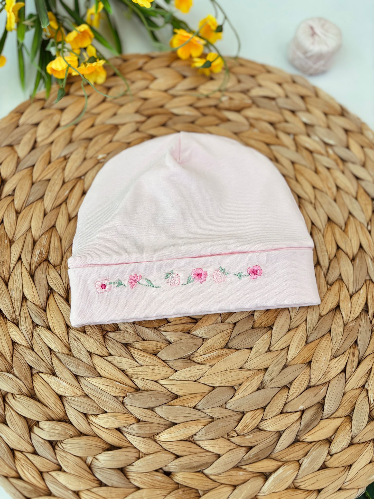 CAPPELLINO IN COTONE CON FIORELLINI ROSA - Noi da piccoli