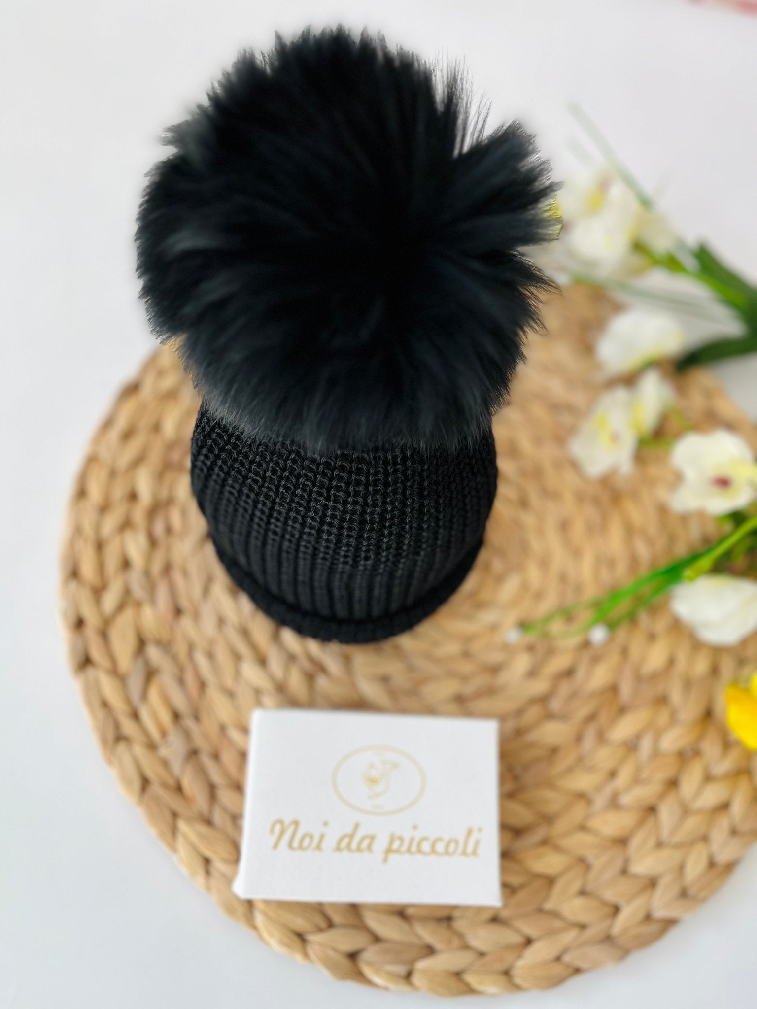 CAPPELLINO NERO CON PON POM DOPPIA FUNZIONE - Noi da piccoli