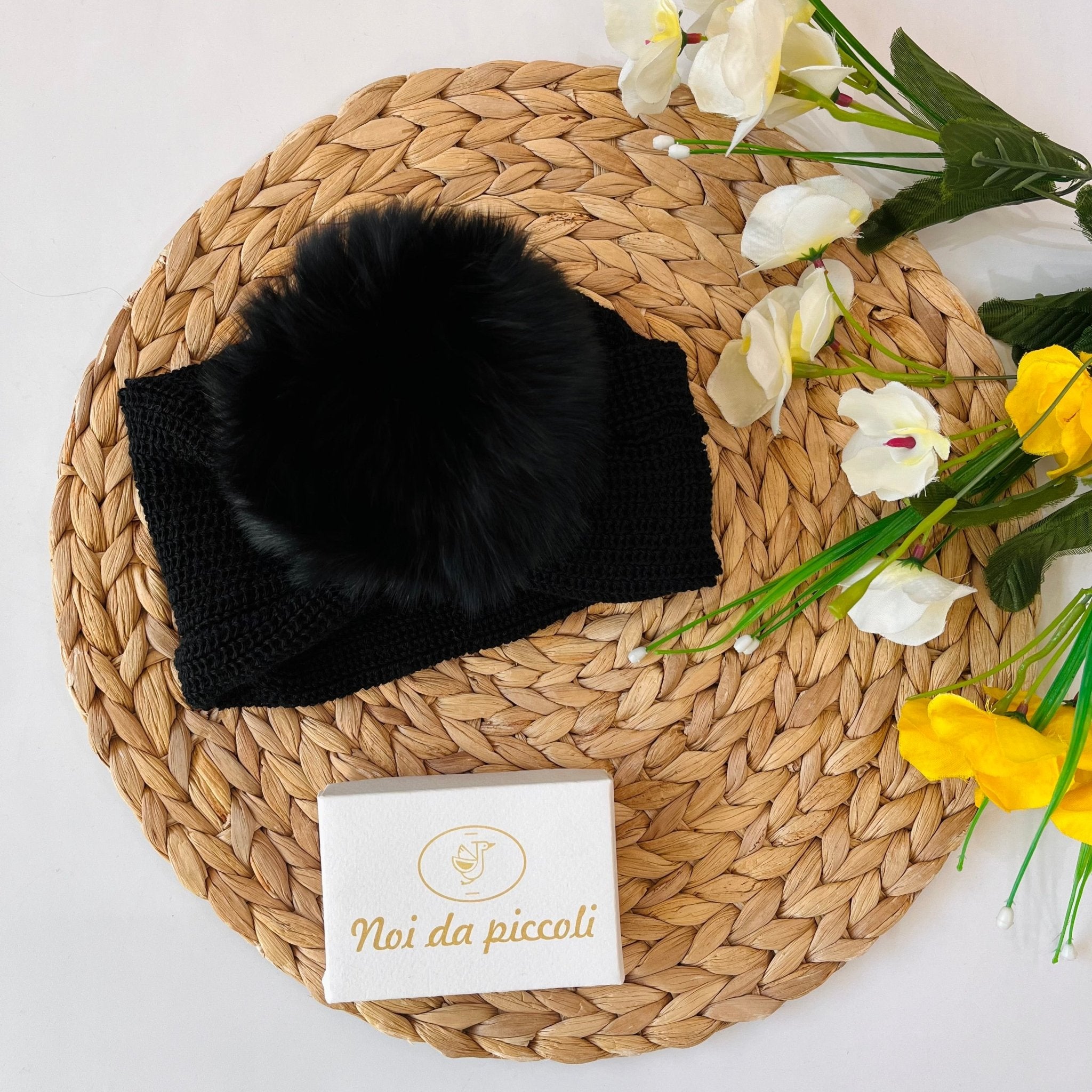 CAPPELLINO NERO CON PON POM DOPPIA FUNZIONE - Noi da piccoli