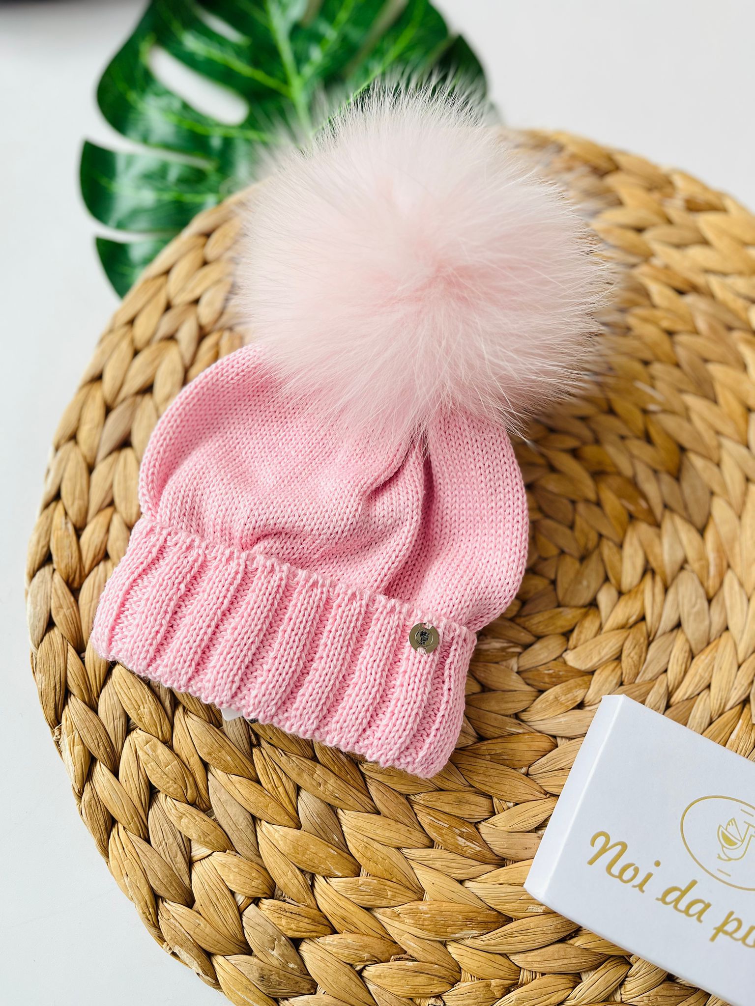 CAPPELLINO RISVOLTO 1 PON POM VOLPE Lana ROSA - Noi da piccoli