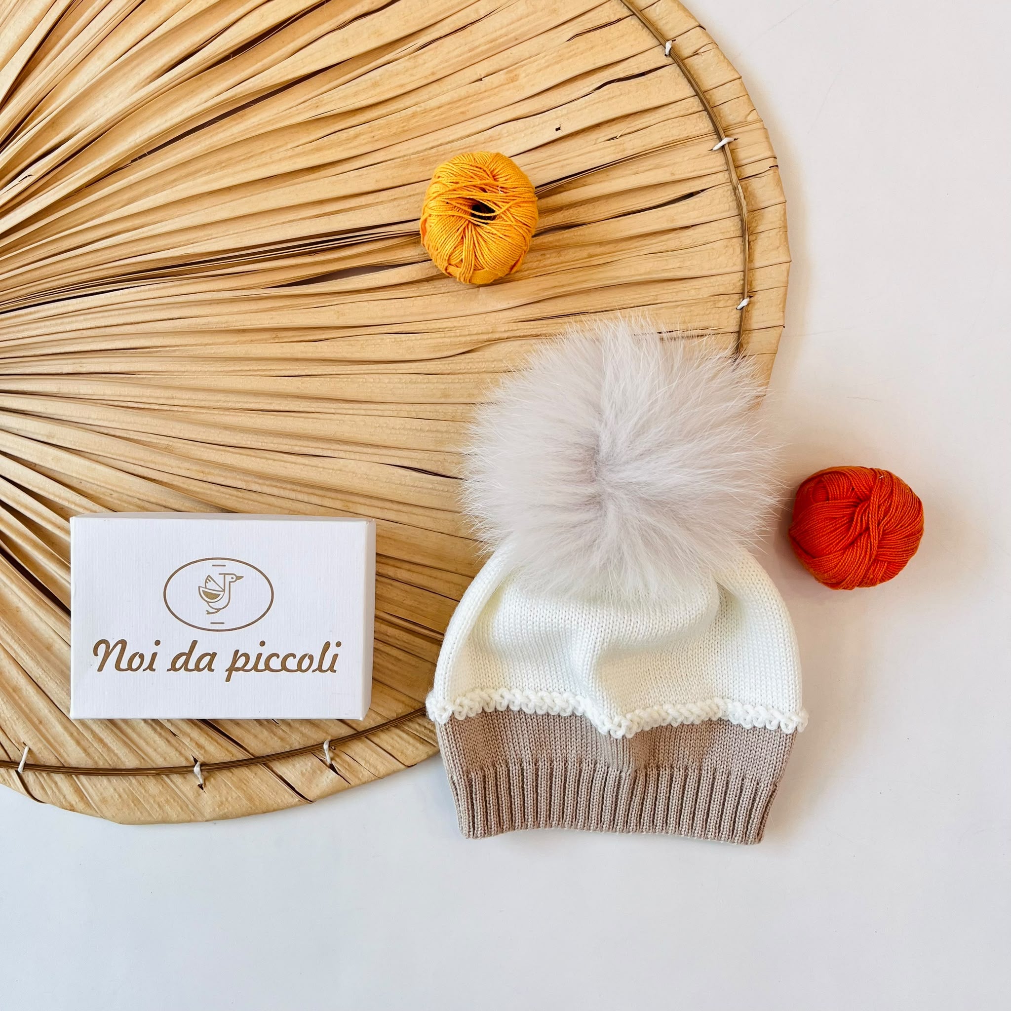 CAPPELLO 100% LANA PANNA E BEIGE CON PONPOM - Noi da piccoli
