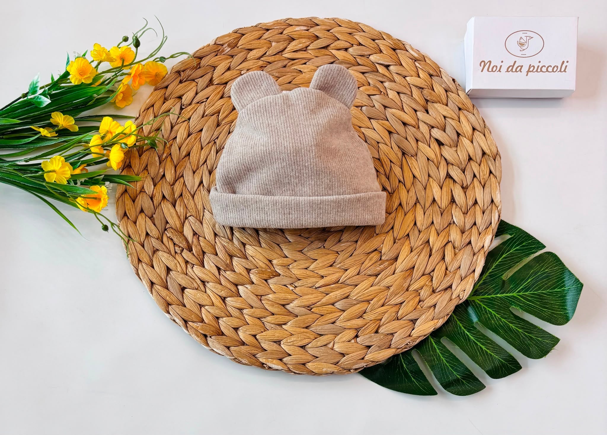 CAPPELLO BEIGE CON ORECCHIETTE - Noi da piccoli