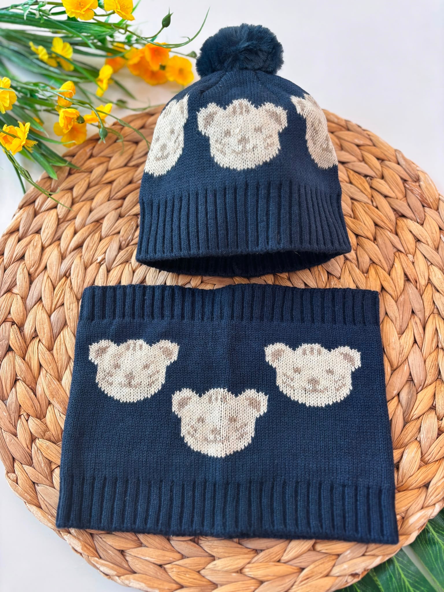CAPPELLO FILATO CALDO BLU - Noi da piccoli