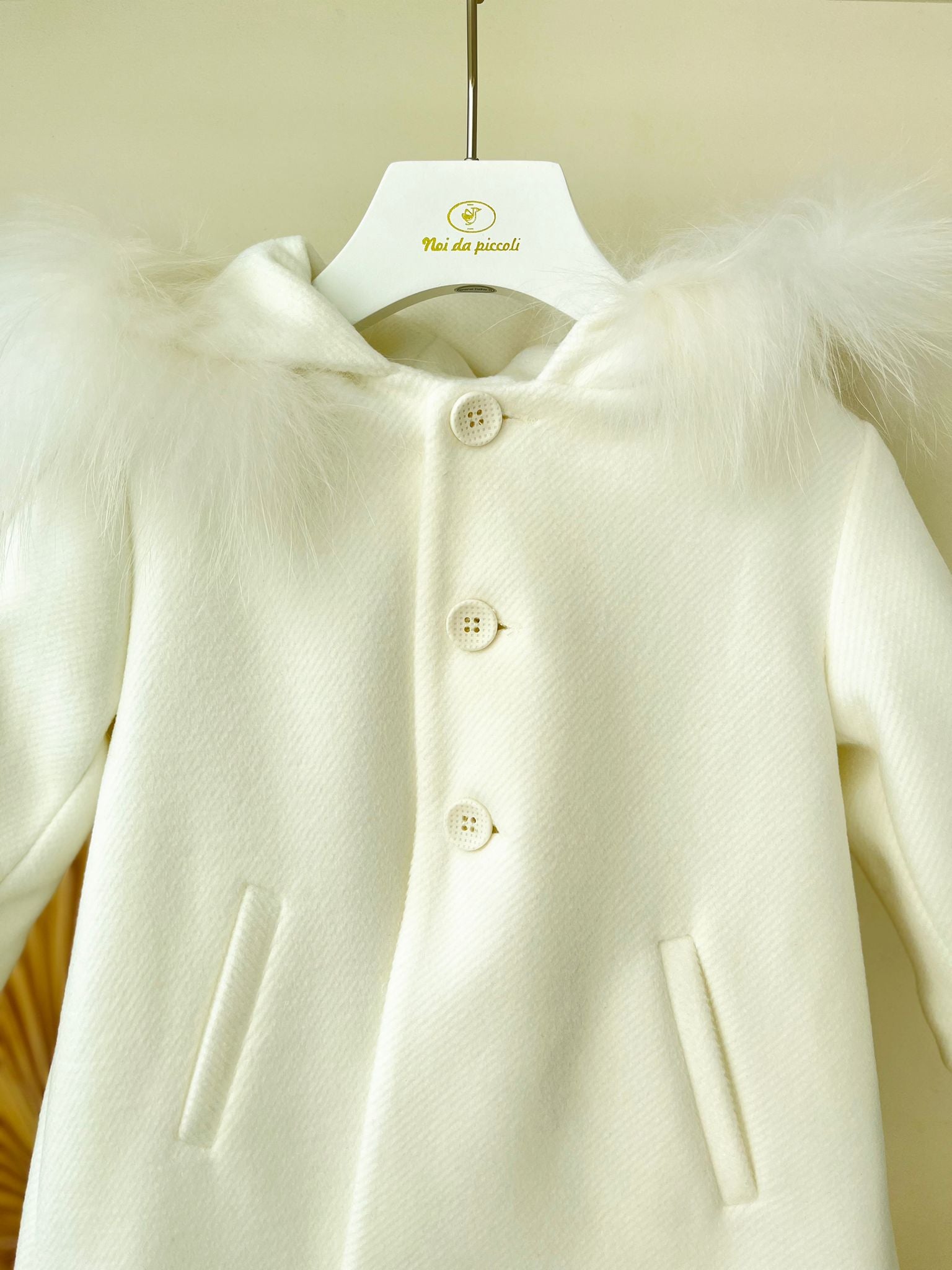 CAPPOTTO IN PANNO CON CAPPUCCIO IN PELLICCIA PANNA - Noi da piccoli