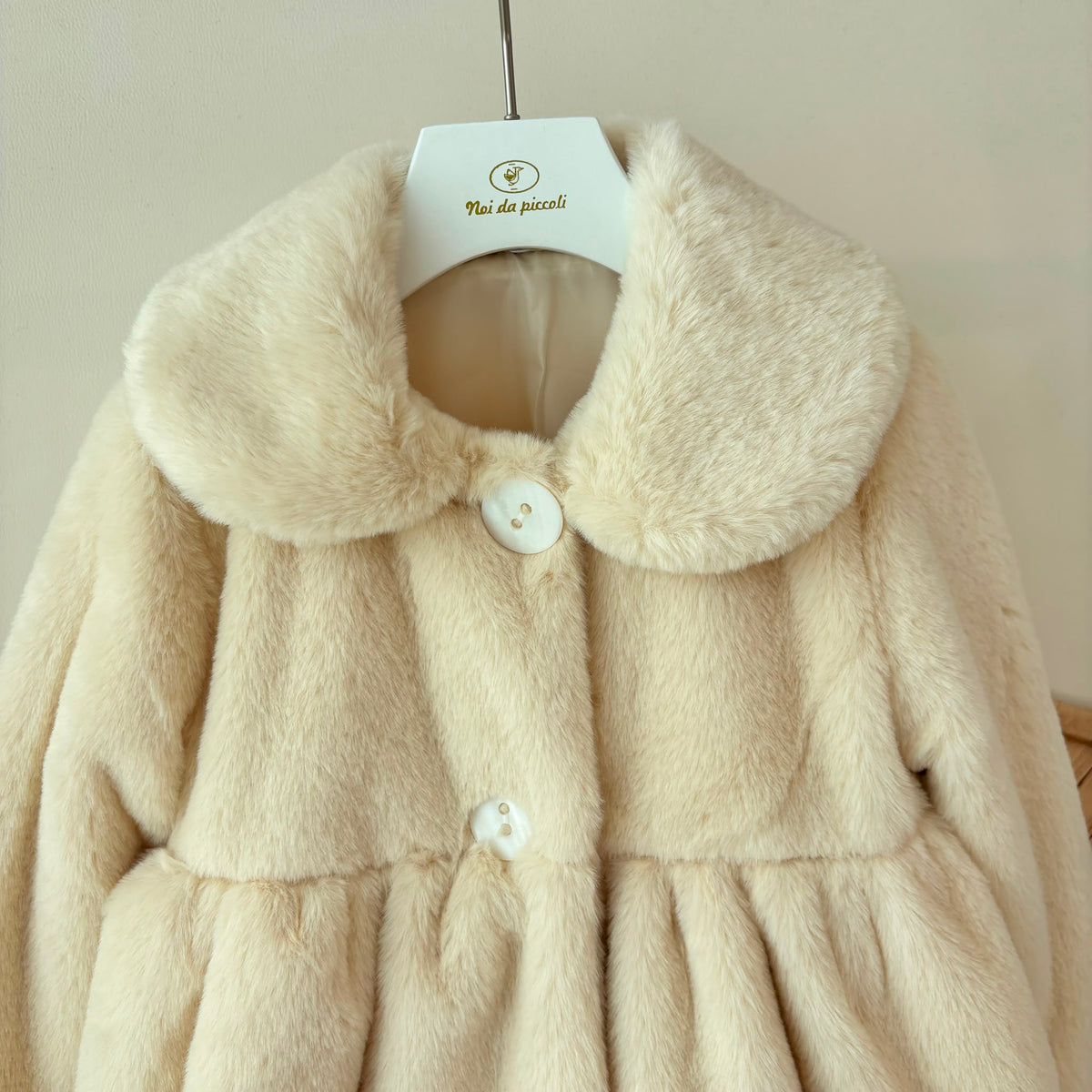 CAPPOTTO IN PELLICCETTA PANNA - Noi da piccoli