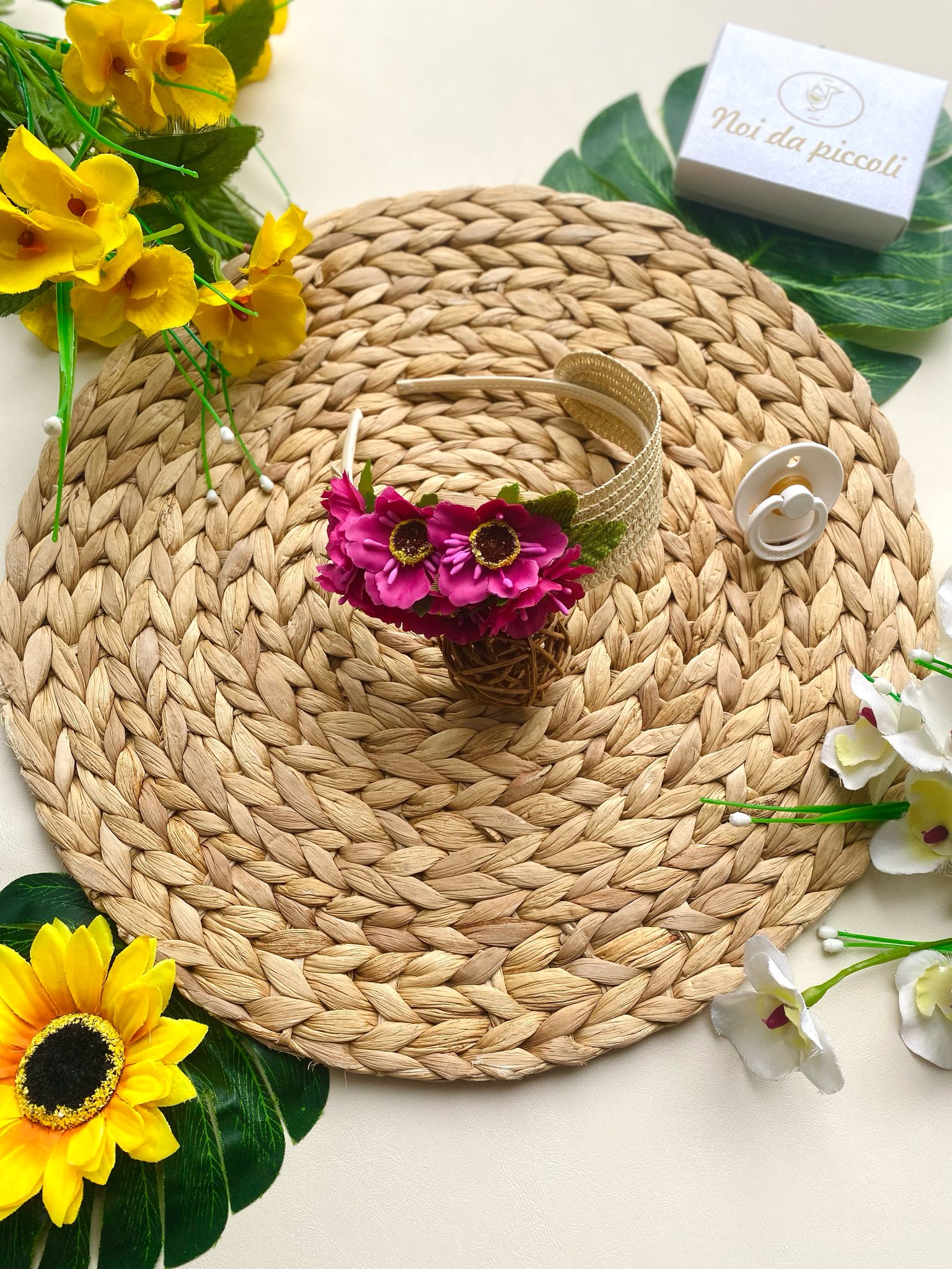 CERCHIETTO BEIGE CON FIORELLINI ORCHIDEA - Noi da piccoli