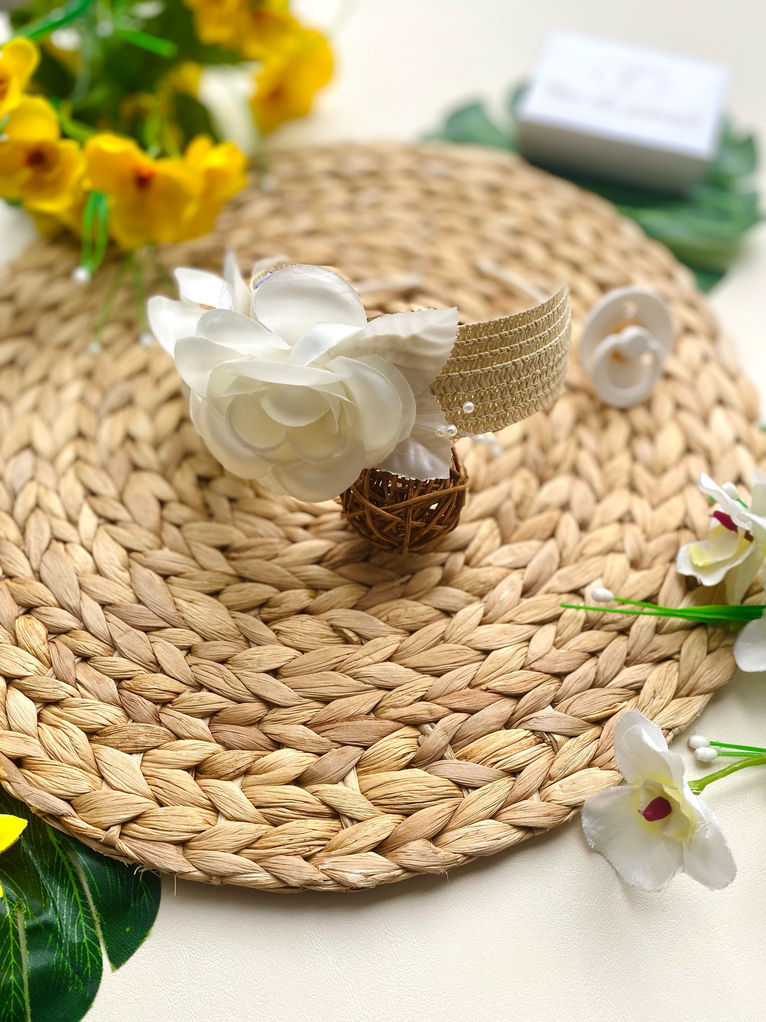 CERCHIETTO CRUDO CON FIORELLINI BIANCHI - Noi da piccoli