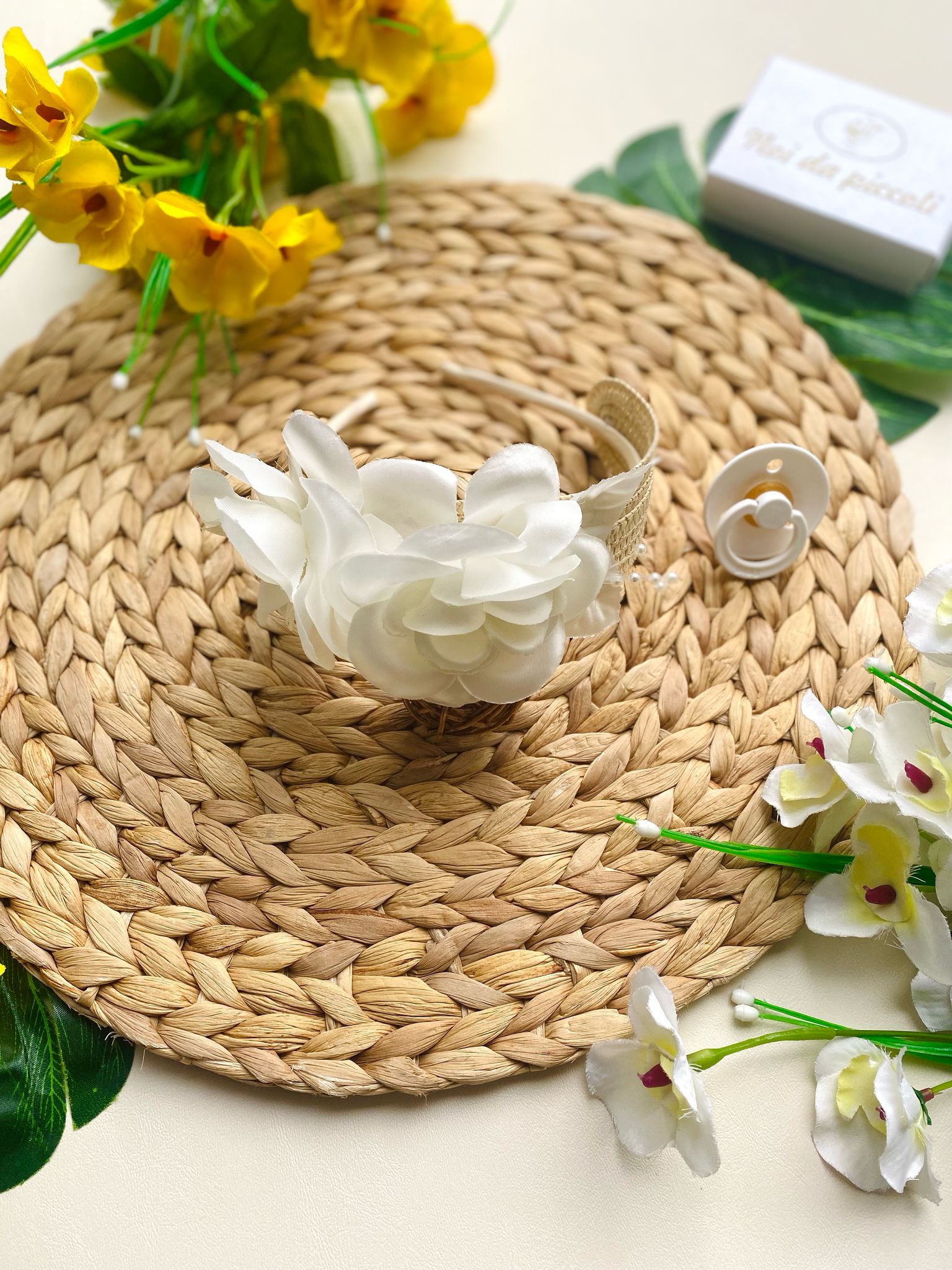 CERCHIETTO CRUDO CON FIORELLINI BIANCHI - Noi da piccoli