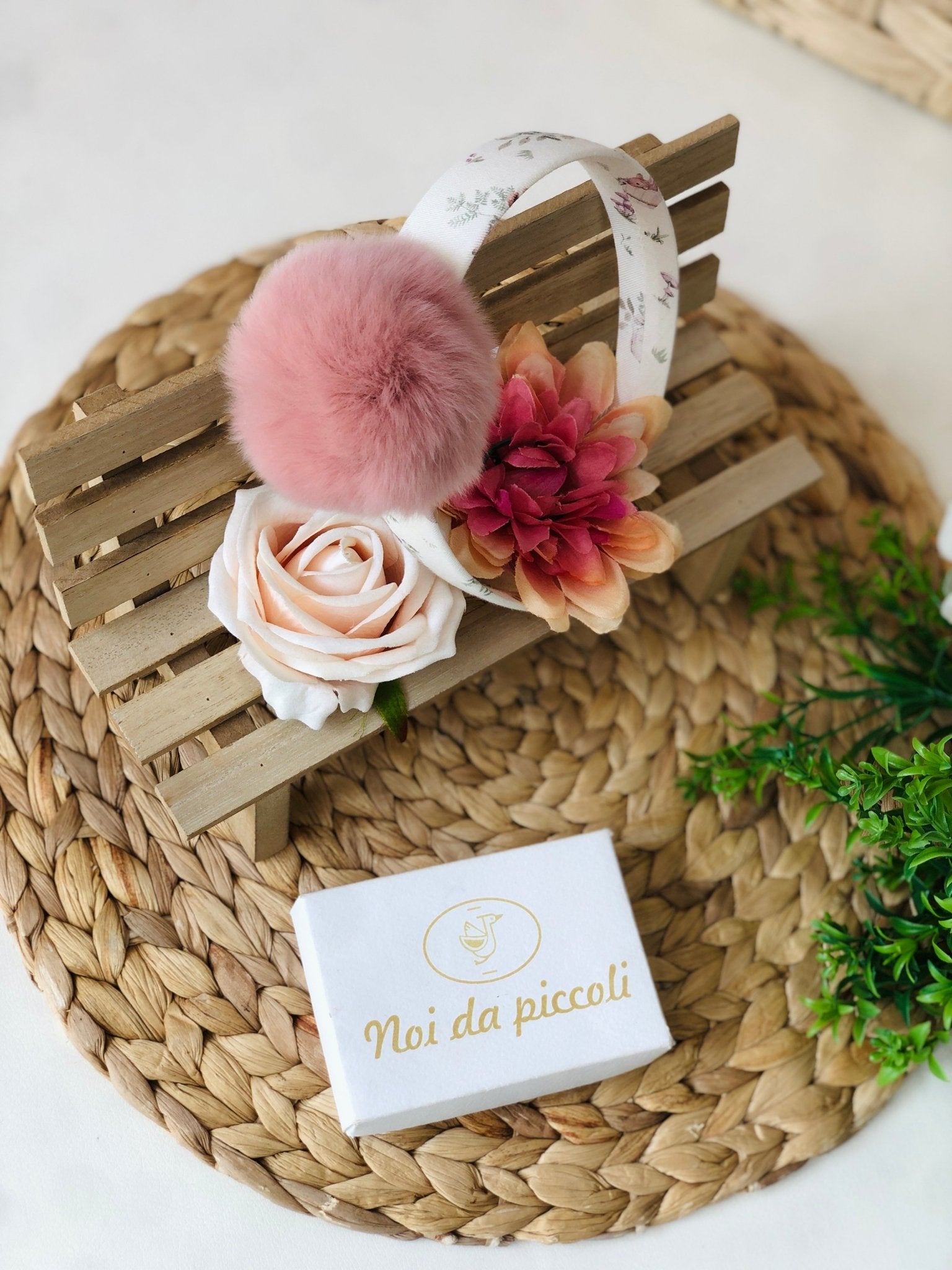 CERCHIETTO DOLCE BOSCO PON POM ROSA - Noi da piccoli