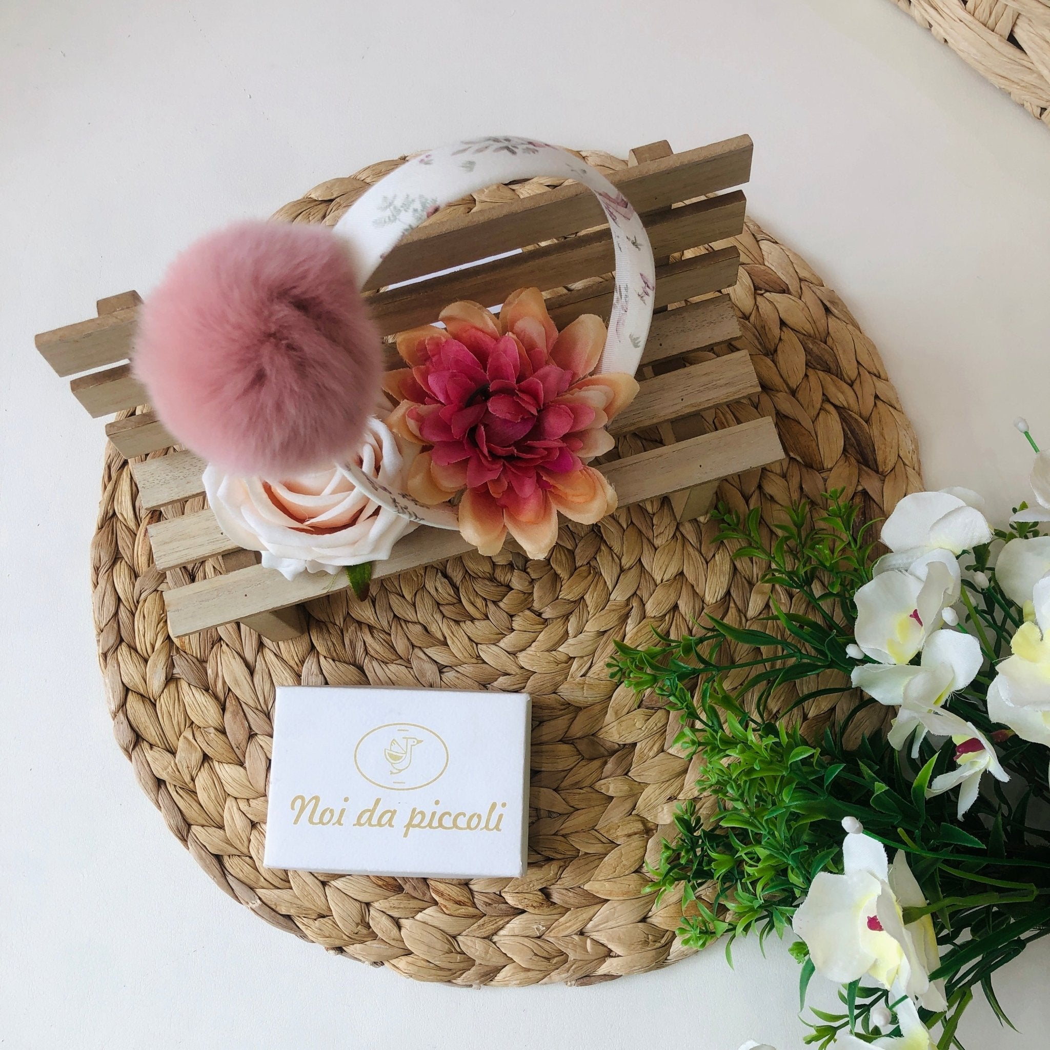 CERCHIETTO DOLCE BOSCO PON POM ROSA - Noi da piccoli