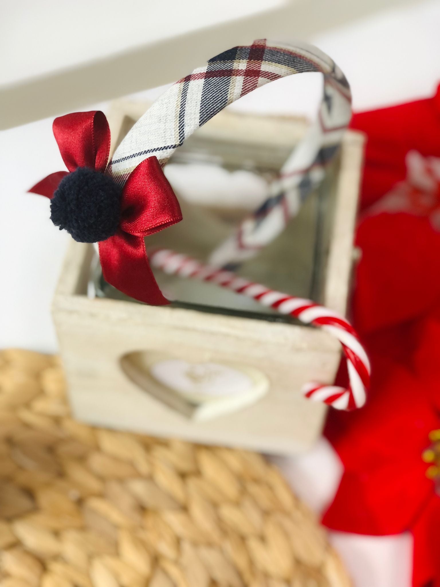 CERCHIETTO QUADRONI BLU E ROSSO CON PON POM - Noi da piccoli