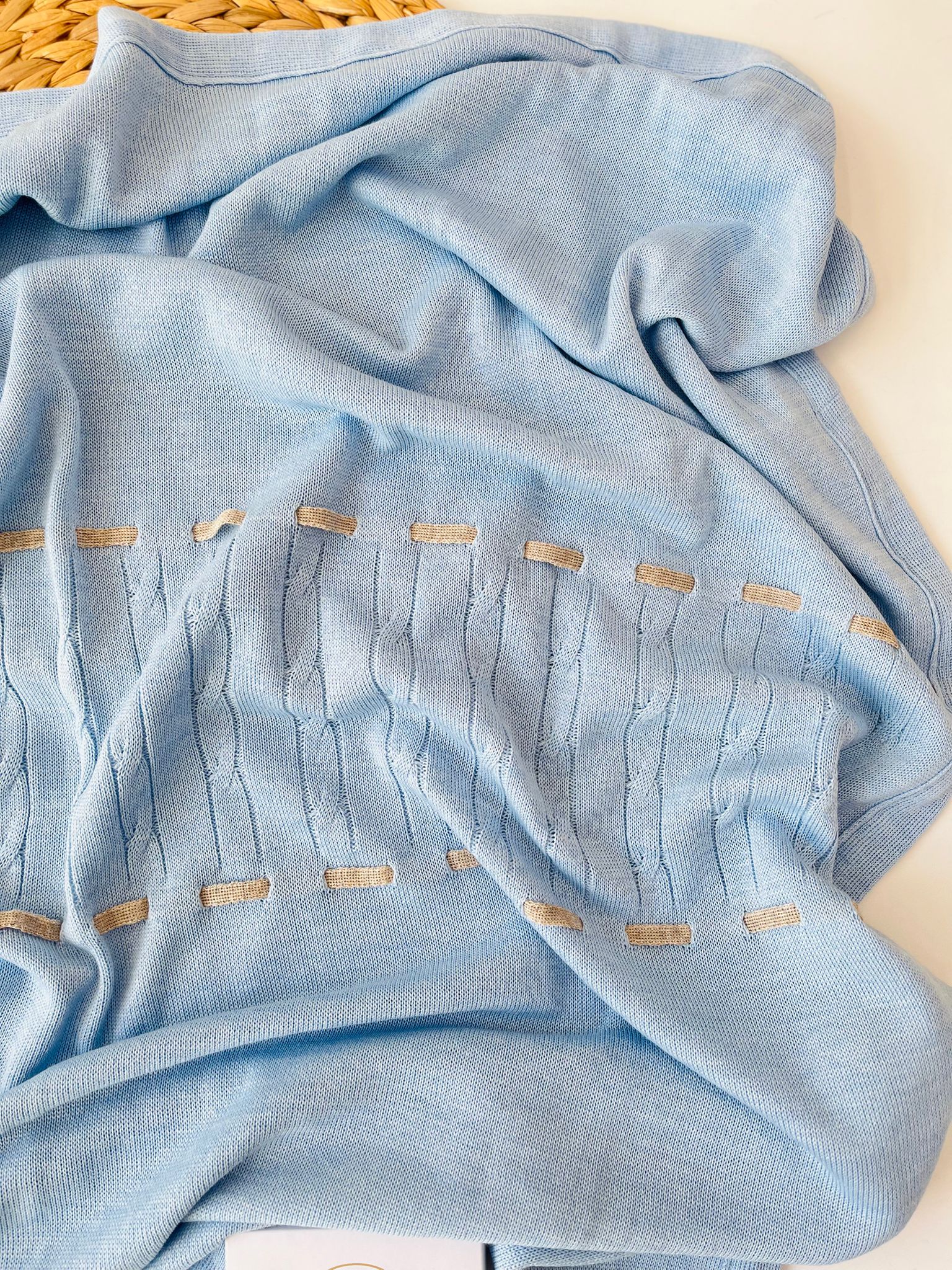 COEPRTINA INTRECCIO FILATO CALDO CIELO TORTORA - Noi da piccoli