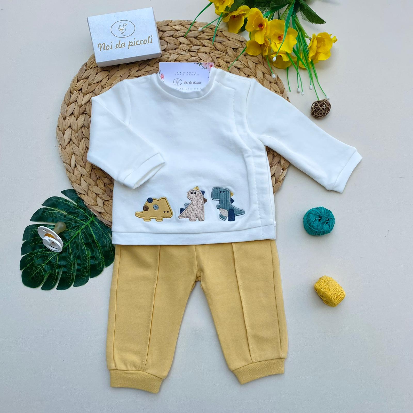 COMPLETO 2 PZ CON DINOSAURI FILATO CALDO BIANCO GIALLO - Noi da piccoli