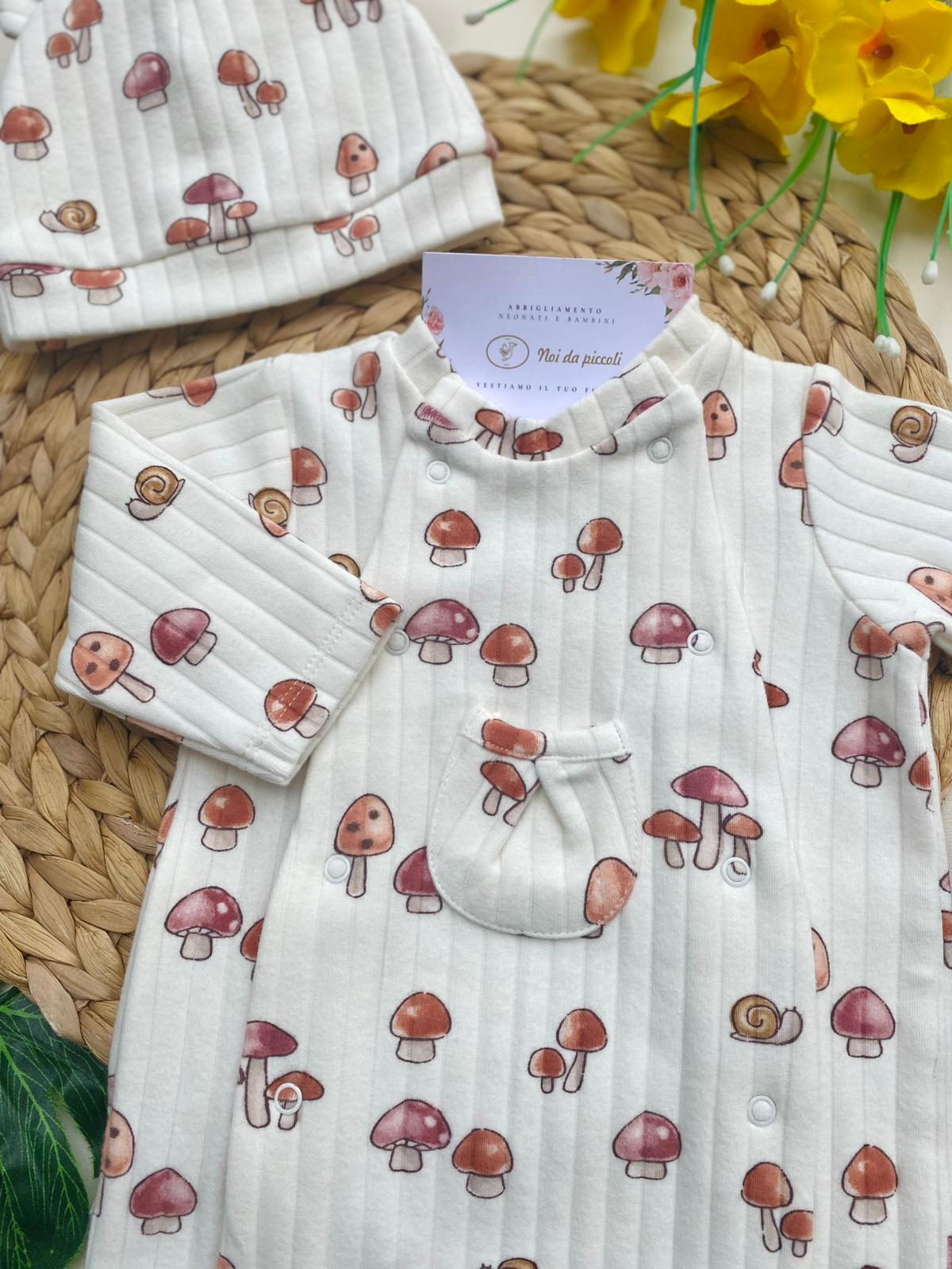 COMPLETO 2 PZ CON FUNGHETTI FILATO CALDO BIANCO - Noi da piccoli