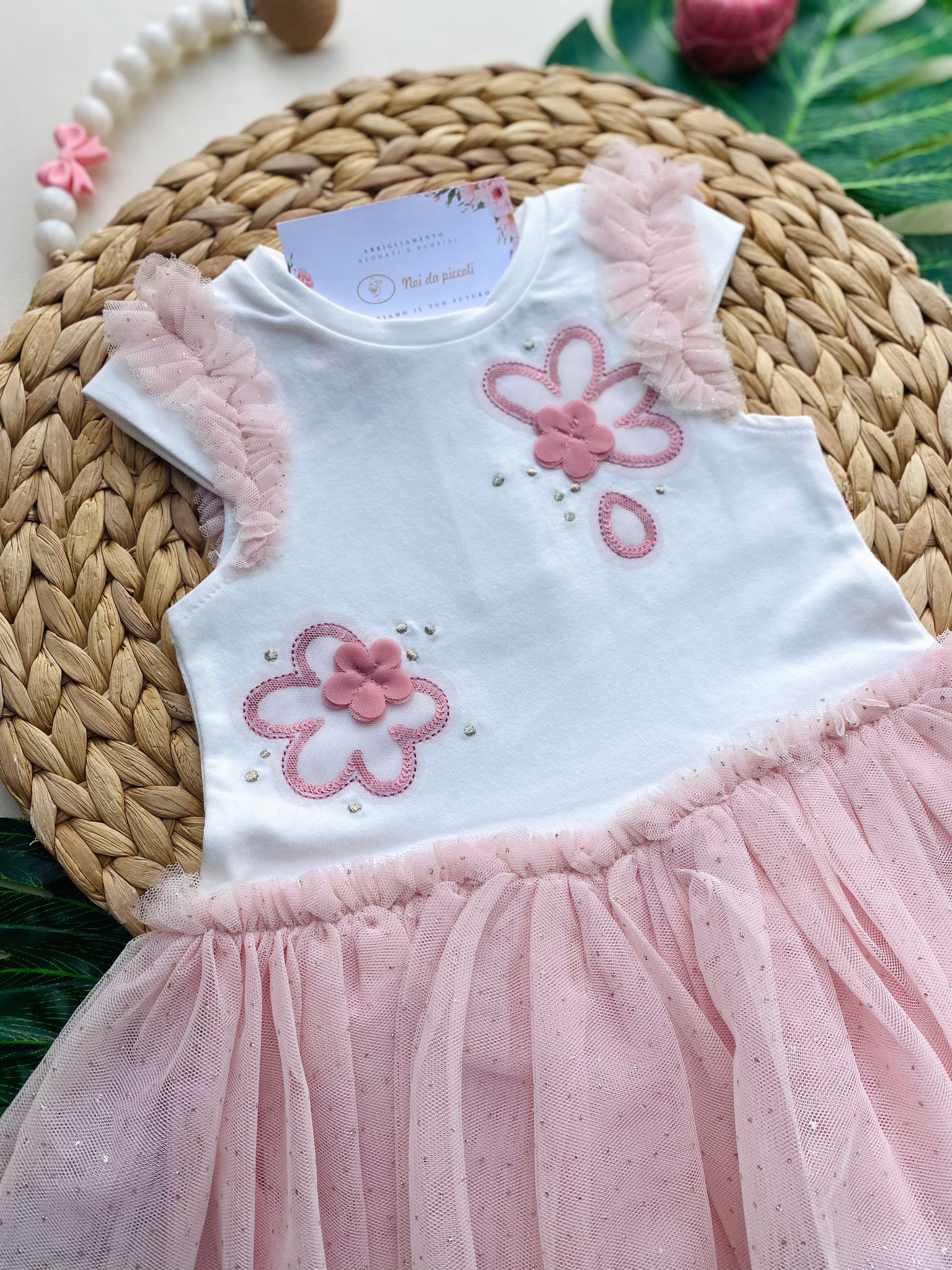 COMPLETO 2 PZ CON GONNELLINA ROSA CON TULLE E MAGLIETTINA BIANCA CON FIORELLINI ROSA - Noi da piccoli