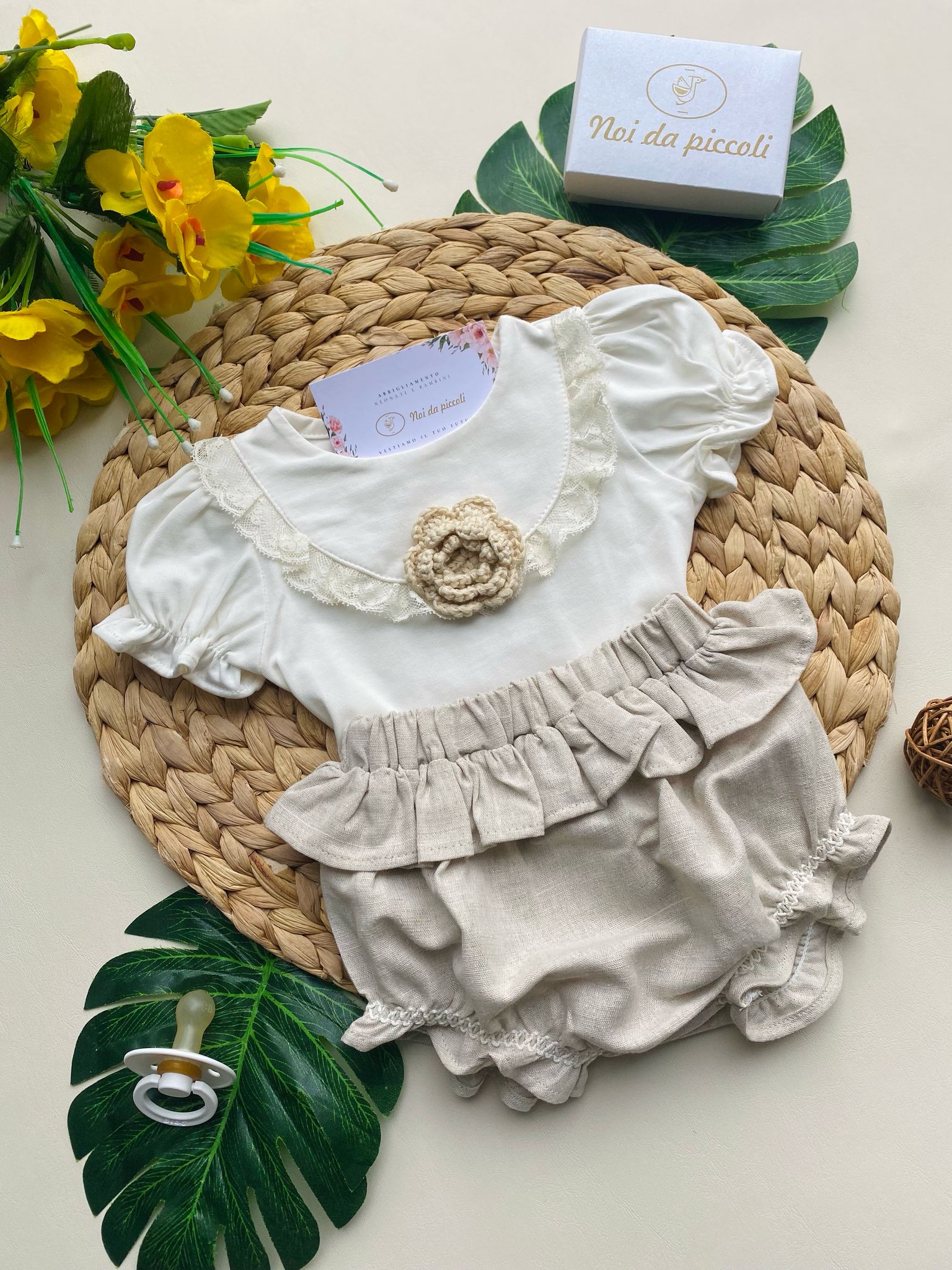 completo 2 pz con magliettina e culottina panna e beige - Noi da piccoli