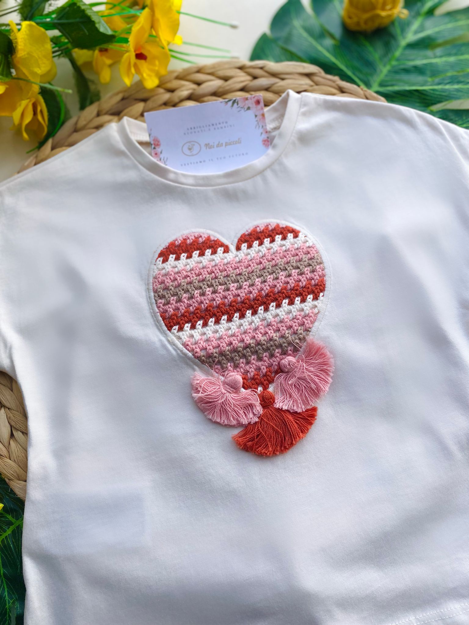 COMPLETO 2 PZ CON PANTALEGGINS COLORATO E MAGLIETTINA BIANCA CON CUORE - Noi da piccoli