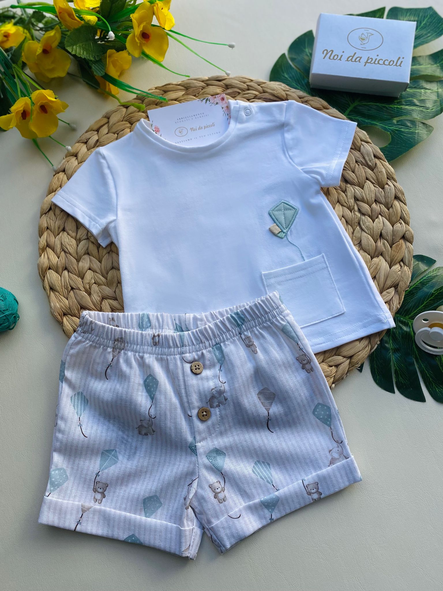 completo 2 pz con pantaloncino beige con orsetti e magliettina bianca - Noi da piccoli