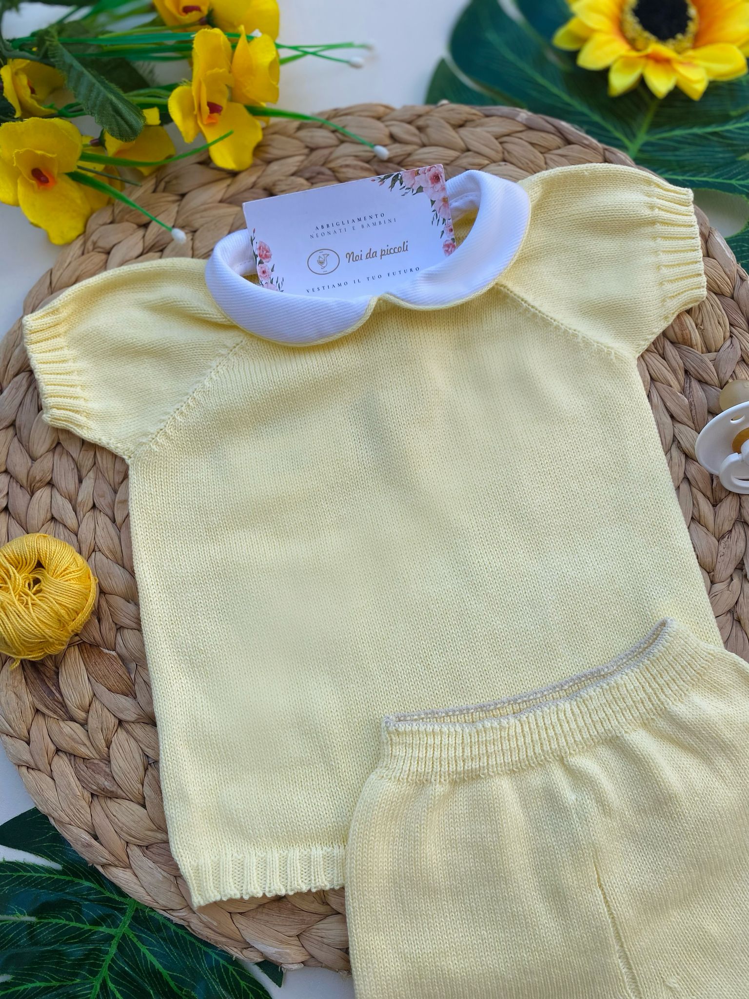 COMPLETO 2 PZ CON PANTALONCINO E MAGLIETTINA GIALLA - Noi da piccoli