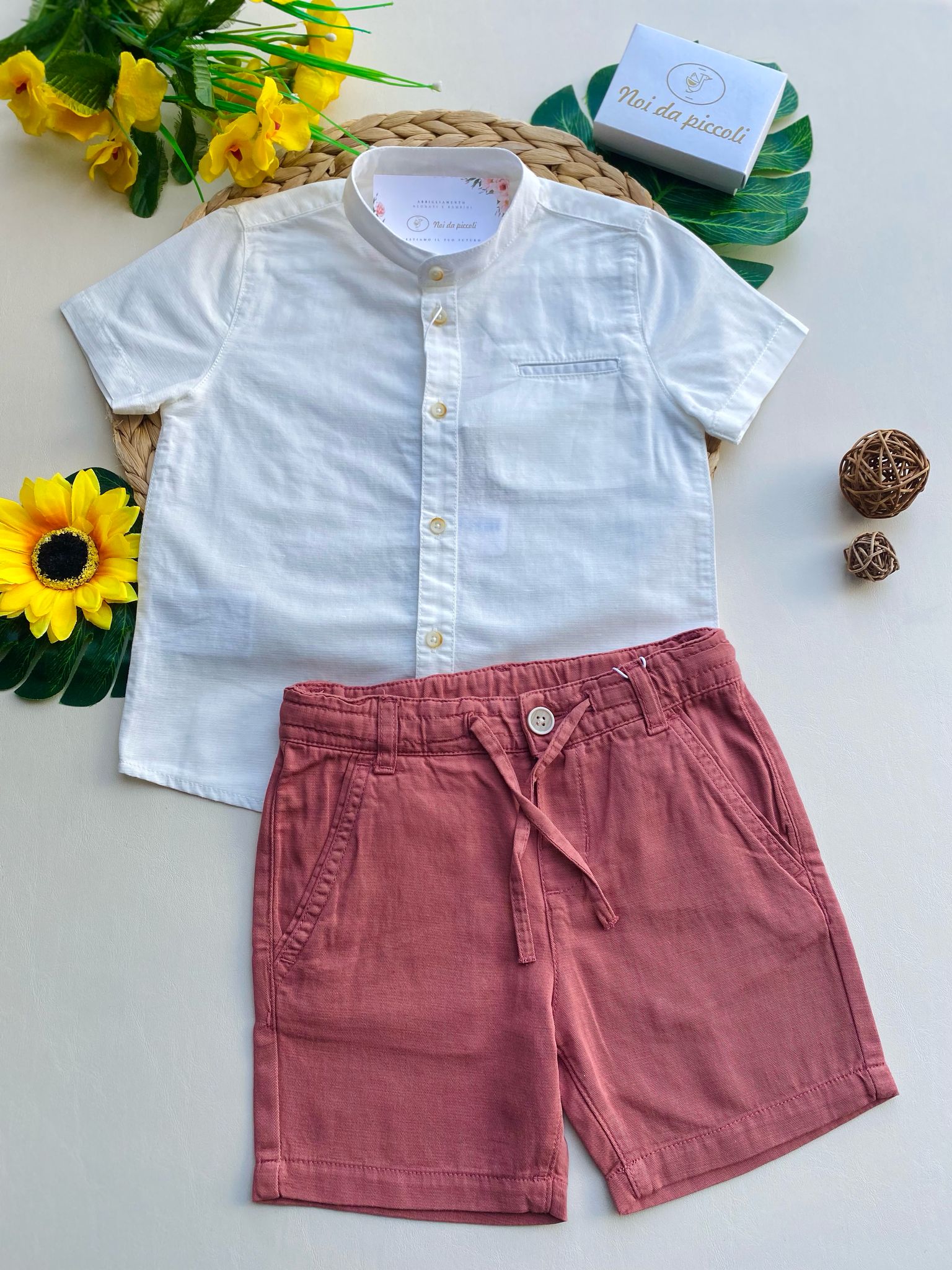 COMPLETO 2 PZ CON PANTALONE MATTONE E CAMICIA BIANCA - Noi da piccoli