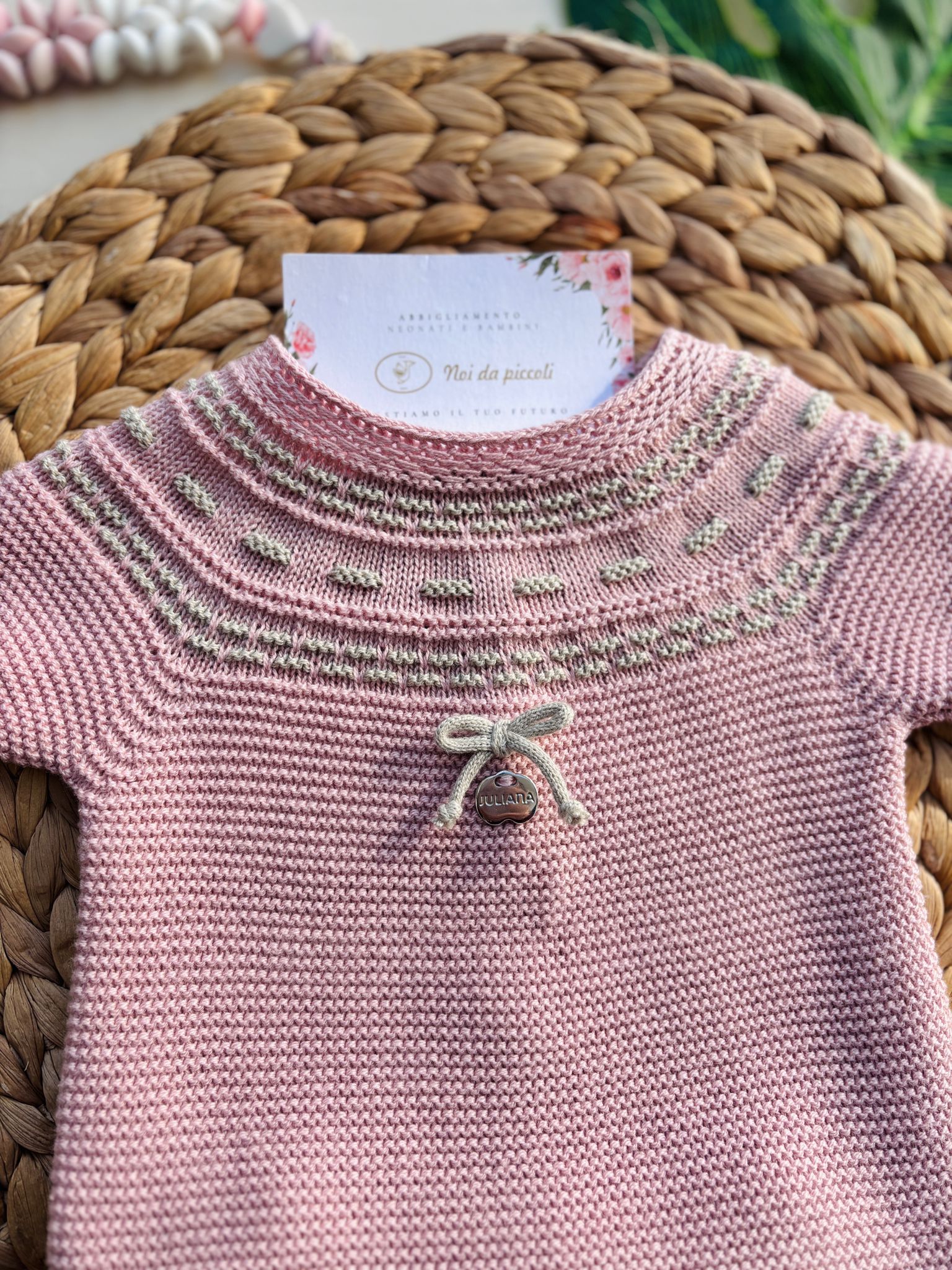 COMPLETO 2 PZ CORTO IN COTONE E ACRILICO CON RICAMI E FIOCCHETTINO MAQUILLAJE E BEIGE - Noi da piccoli