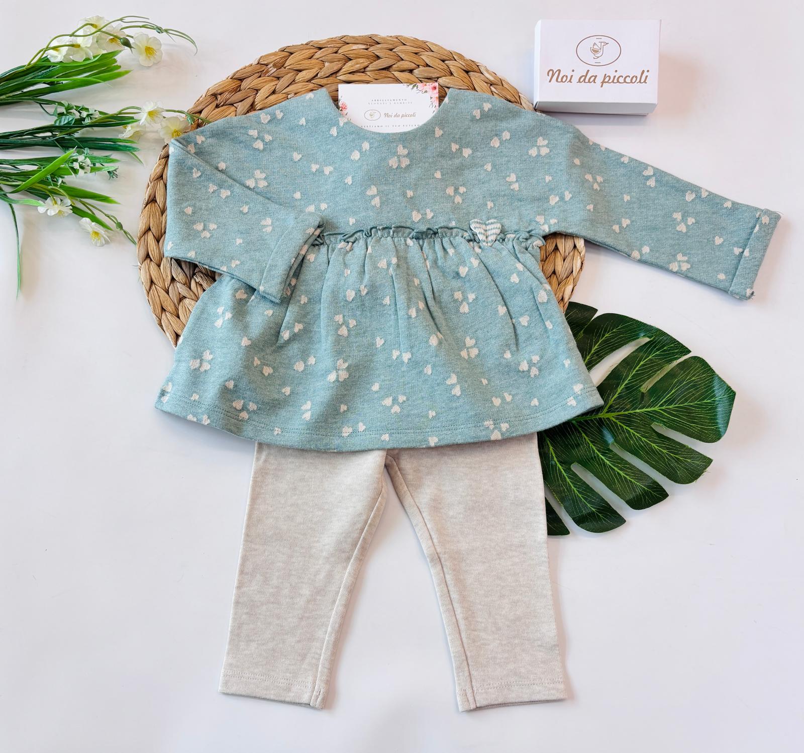 COMPLETO 2 PZ IN CALDO COTONE CON CUORICINI BEIGE VERDE - Noi da piccoli