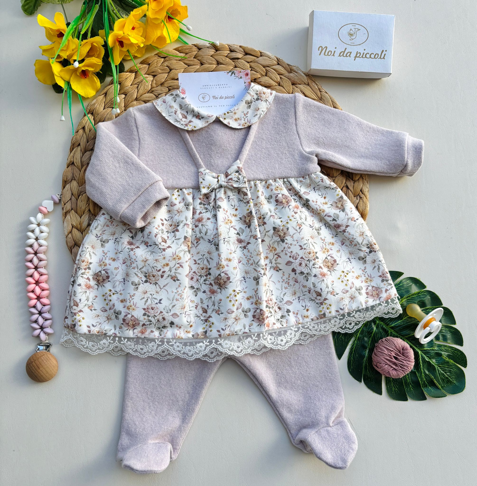COMPLETO 2 PZ IN CINIGLIA CON FIORELLINI cipria - Noi da piccoli