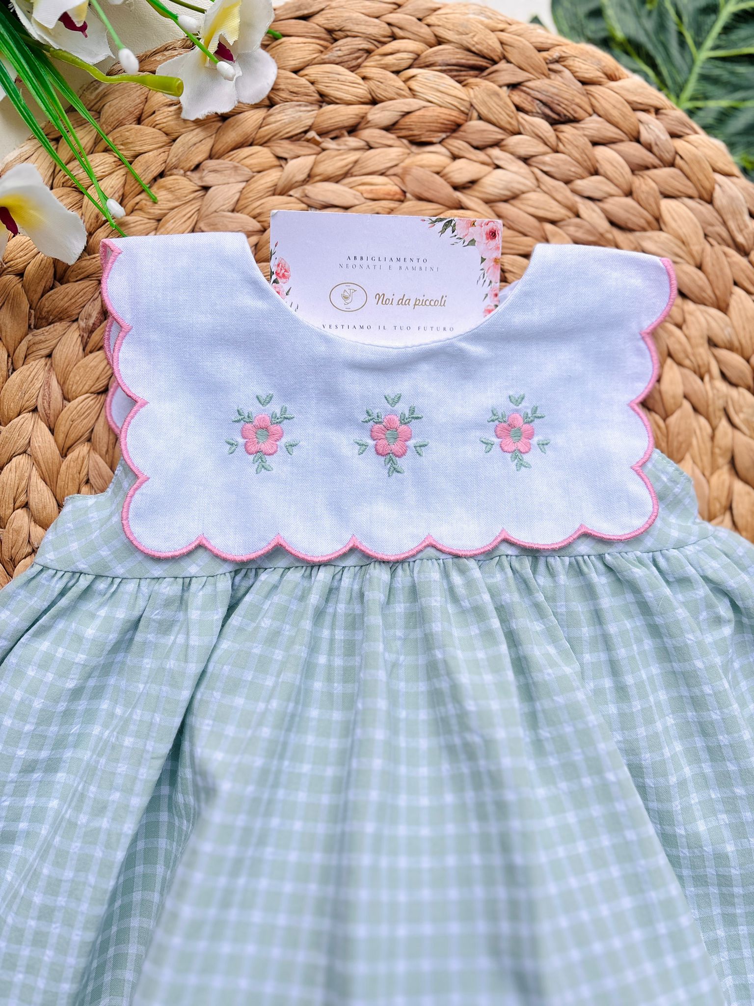 COMPLETO 2 PZ IN COTONE A QUADRONI E FIORELLINI VERDE - Noi da piccoli