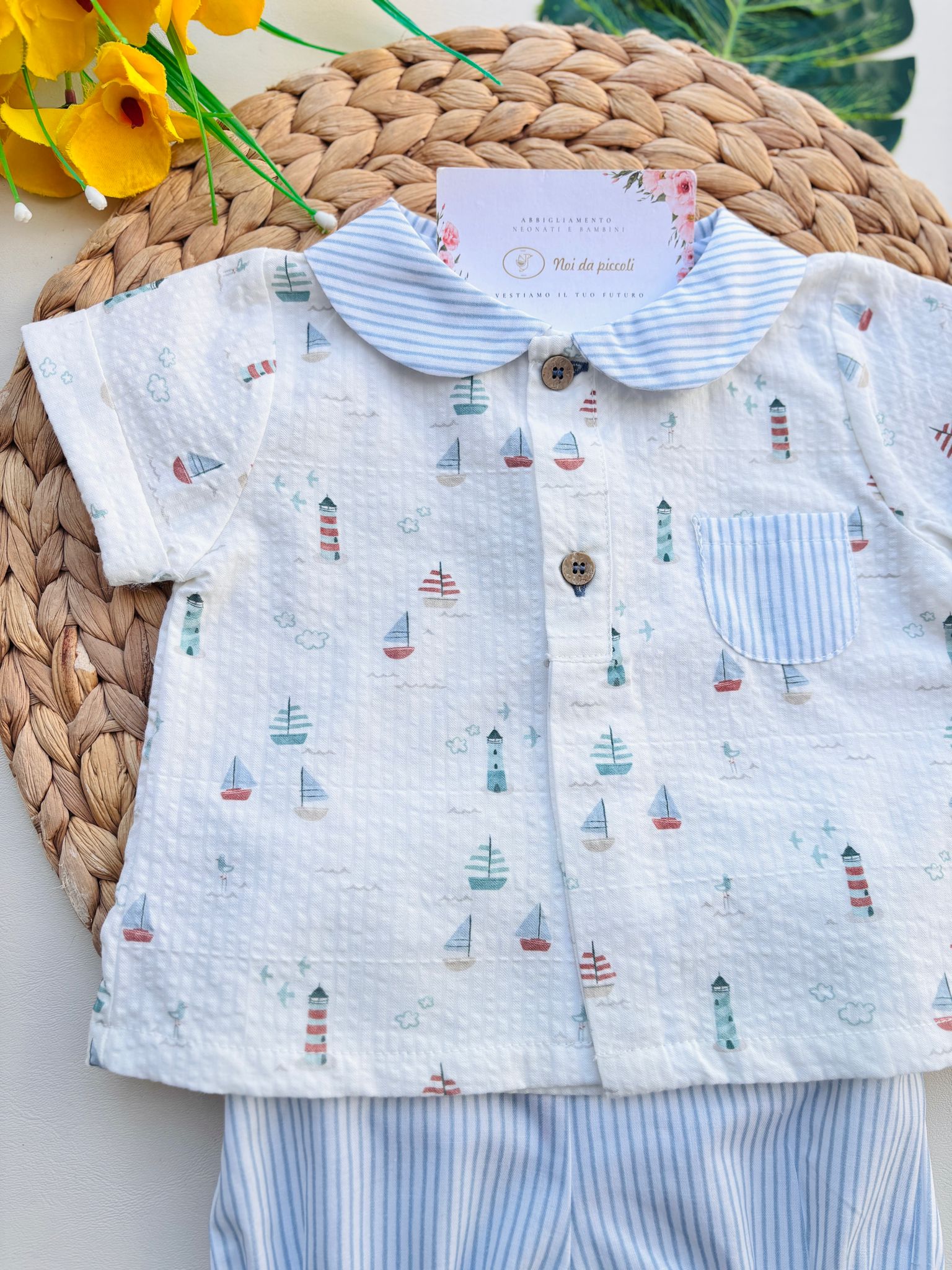 COMPLETO 2 PZ IN COTONE A RIGHE E BARCHETTE CIELO - Noi da piccoli