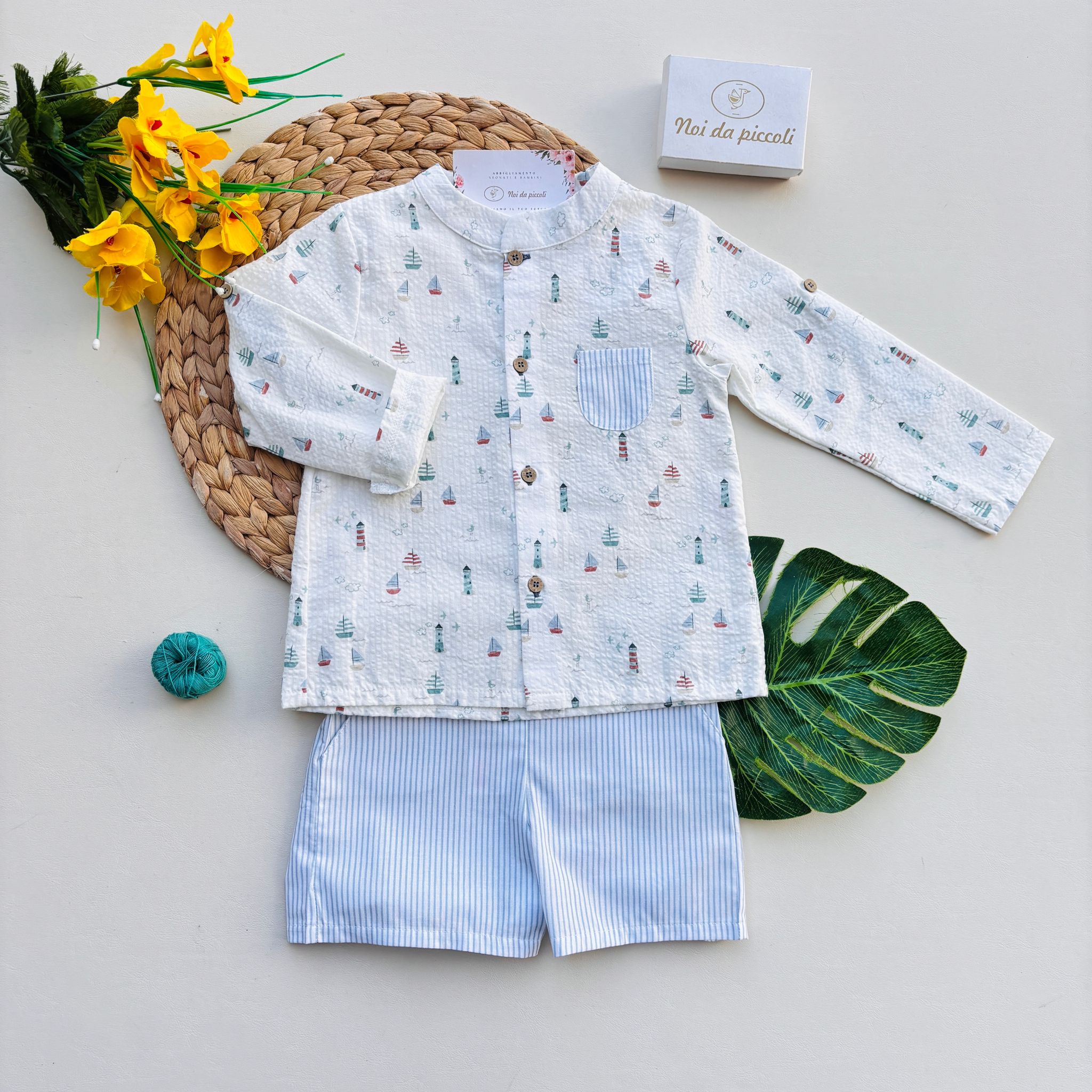 COMPLETO 2 PZ IN COTONE A RIGHE E BARCHETTE CIELO - Noi da piccoli